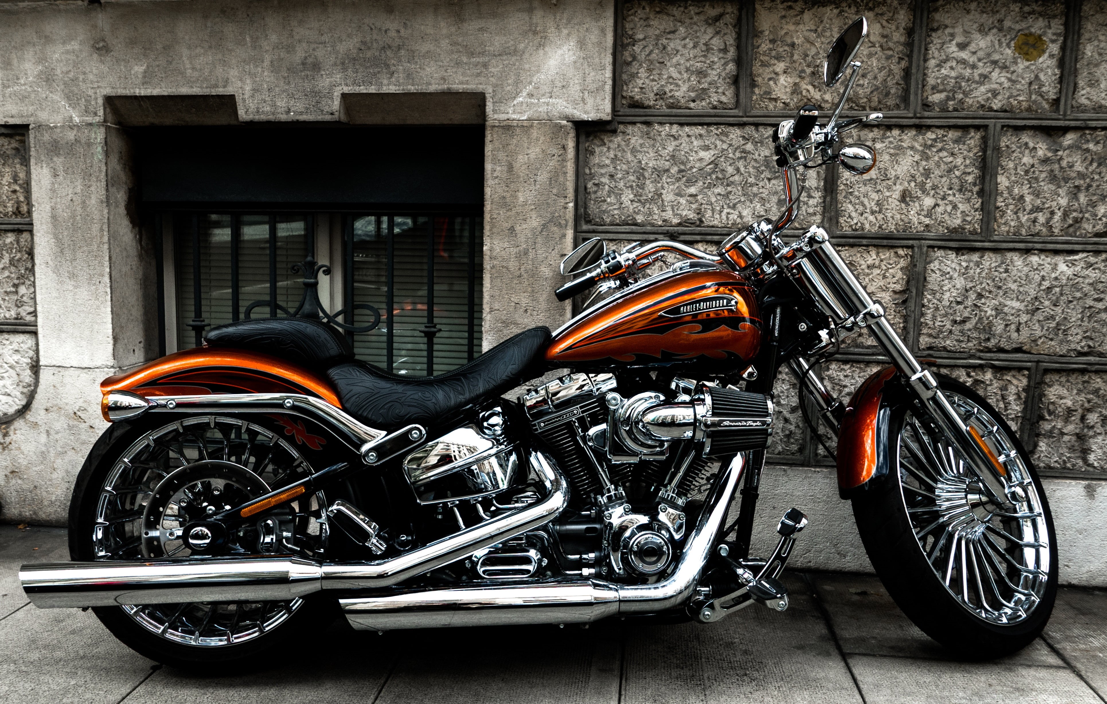 building, shiny, luxury, built structure, city, motor scooter, wheel, 4K, urban Scene, architecture, motorcycle, harley Davidson, chrome, cruiser, bike, HD Wallpaper