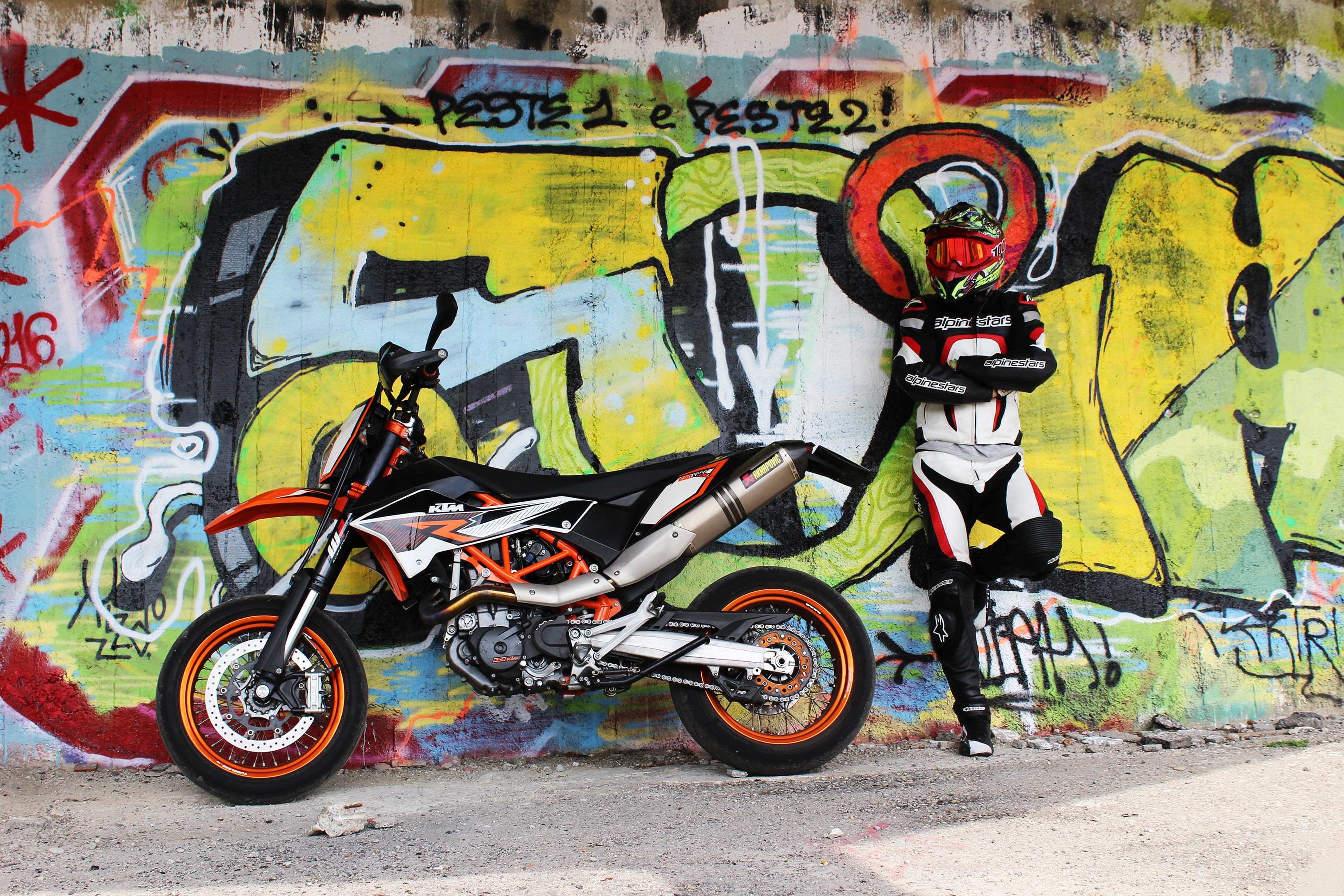 mural, bicycle, city, urban Scene, graffiti, dirt, 2K, Ktm, transportation, black, outdoors, multi colored, motorcycle, street art, street, creativity, HD Wallpaper