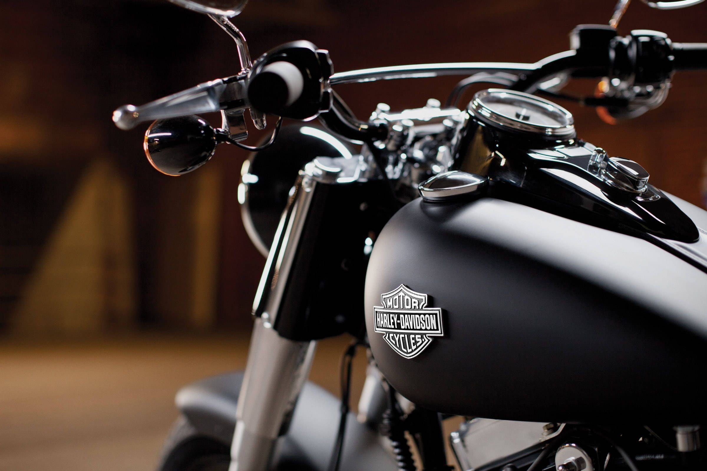 microphone, silver colored, transportation, focus on foreground, handlebar, chrome, bikes, land vehicle, metal, no people, arts culture and entertainment, HD Wallpaper