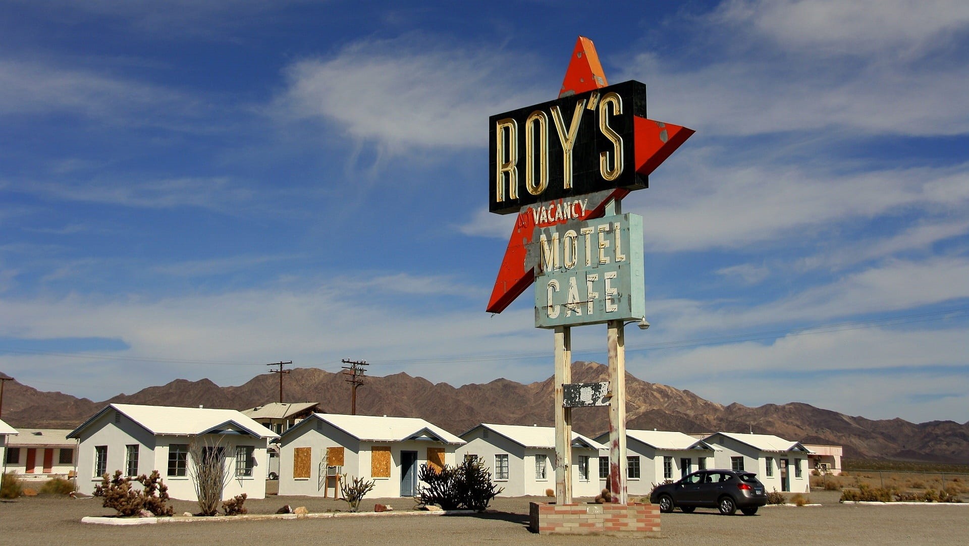 sign, nature, town, communication, route66, architecture, california, land, road trip, city, outdoors, road, house, sky, route 66, no people, road sign, HD Wallpaper