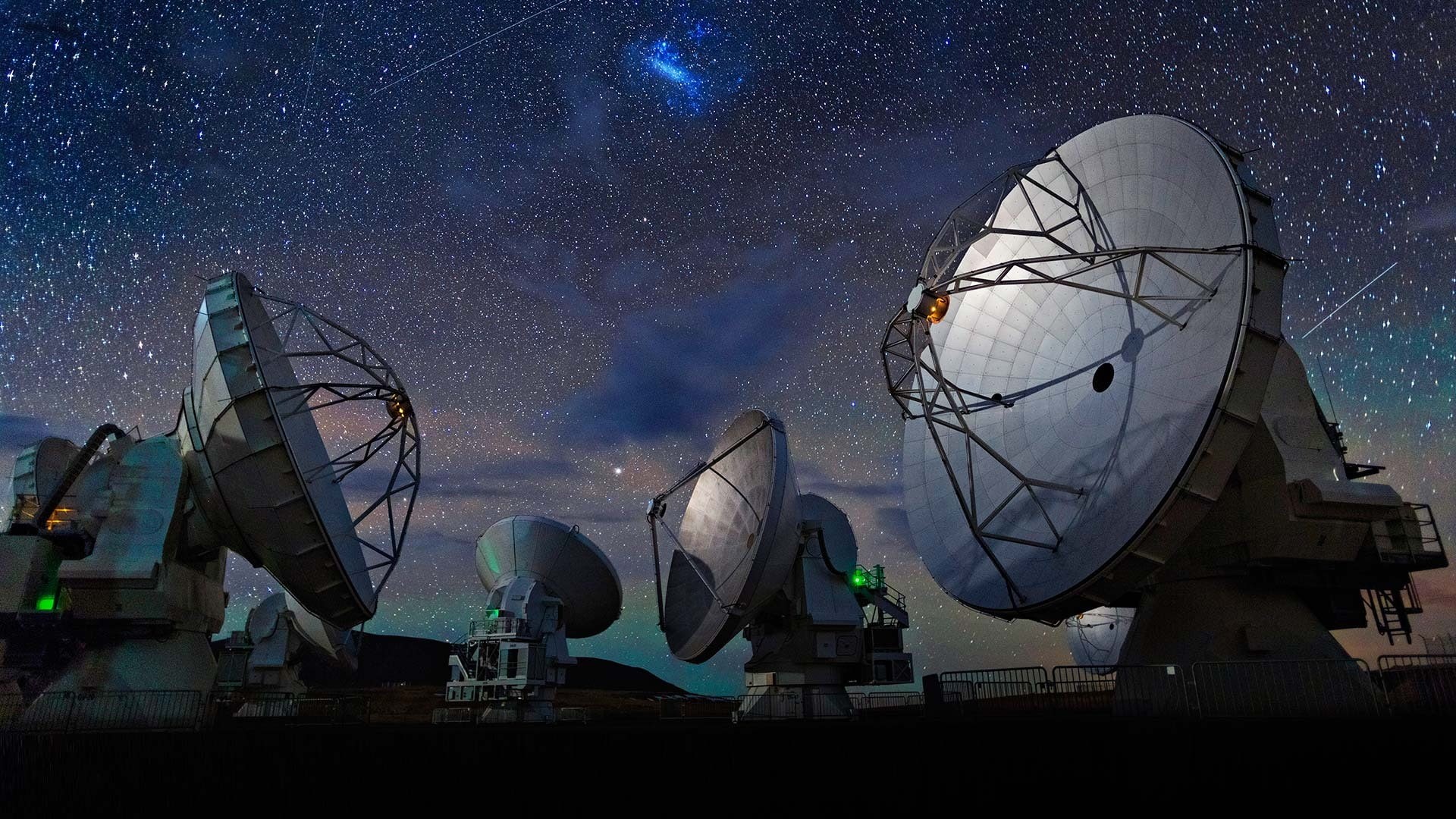 wireless technology, no people, low angle view, technology, communication, global communications, astronomy, antenna - aerial, receiving, sky, HD Wallpaper