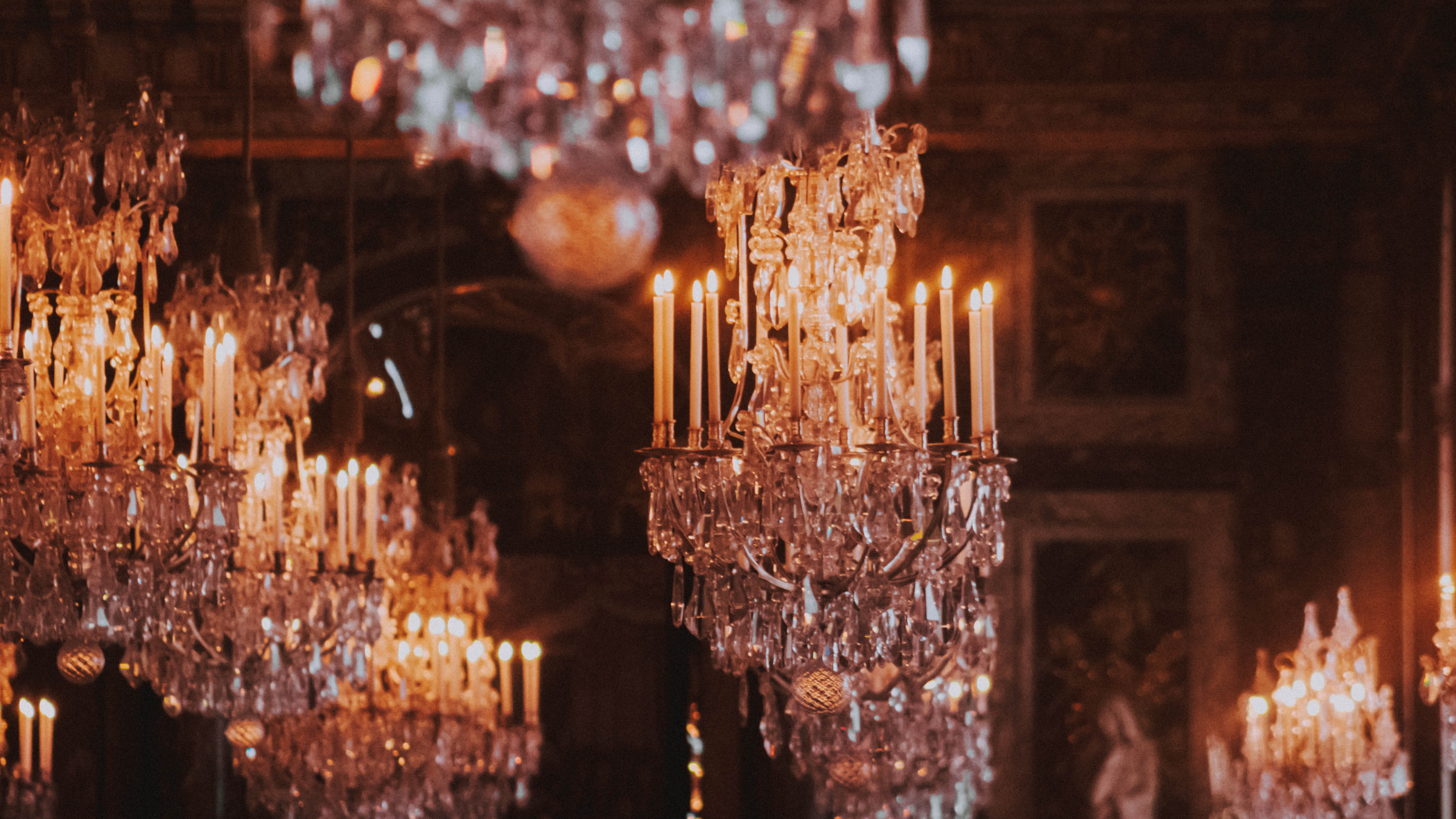 wealth, france, decoration, uplight, beverage, versailles, lot, arch, crystal, glass, cocktail, close-up, lighting equipment, no people, hanging, food and drink, HD Wallpaper