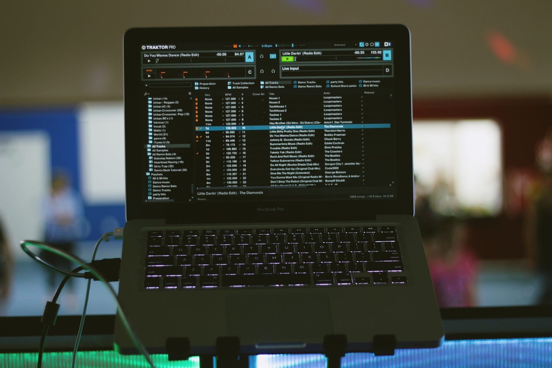 global communications, table, Night Club, device screen, internet, techno, night, no people, indoors, disc, turned, record, audio, computer, Nightlife, HD Wallpaper