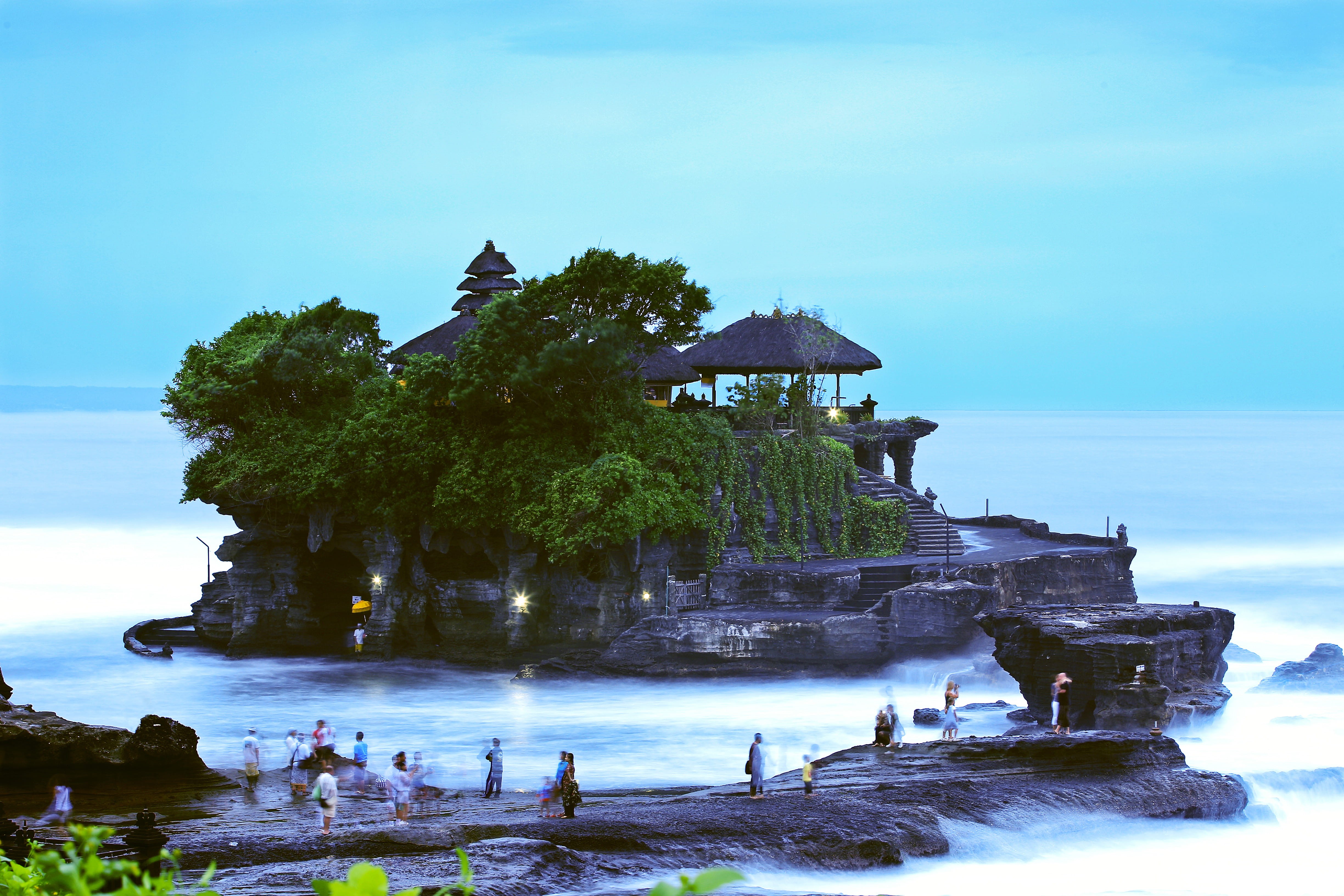 architecture, place of worship, ocean, large group of people, tree, bali, religion, real people, travel destinations, tanah lot, spirituality, building, HD Wallpaper