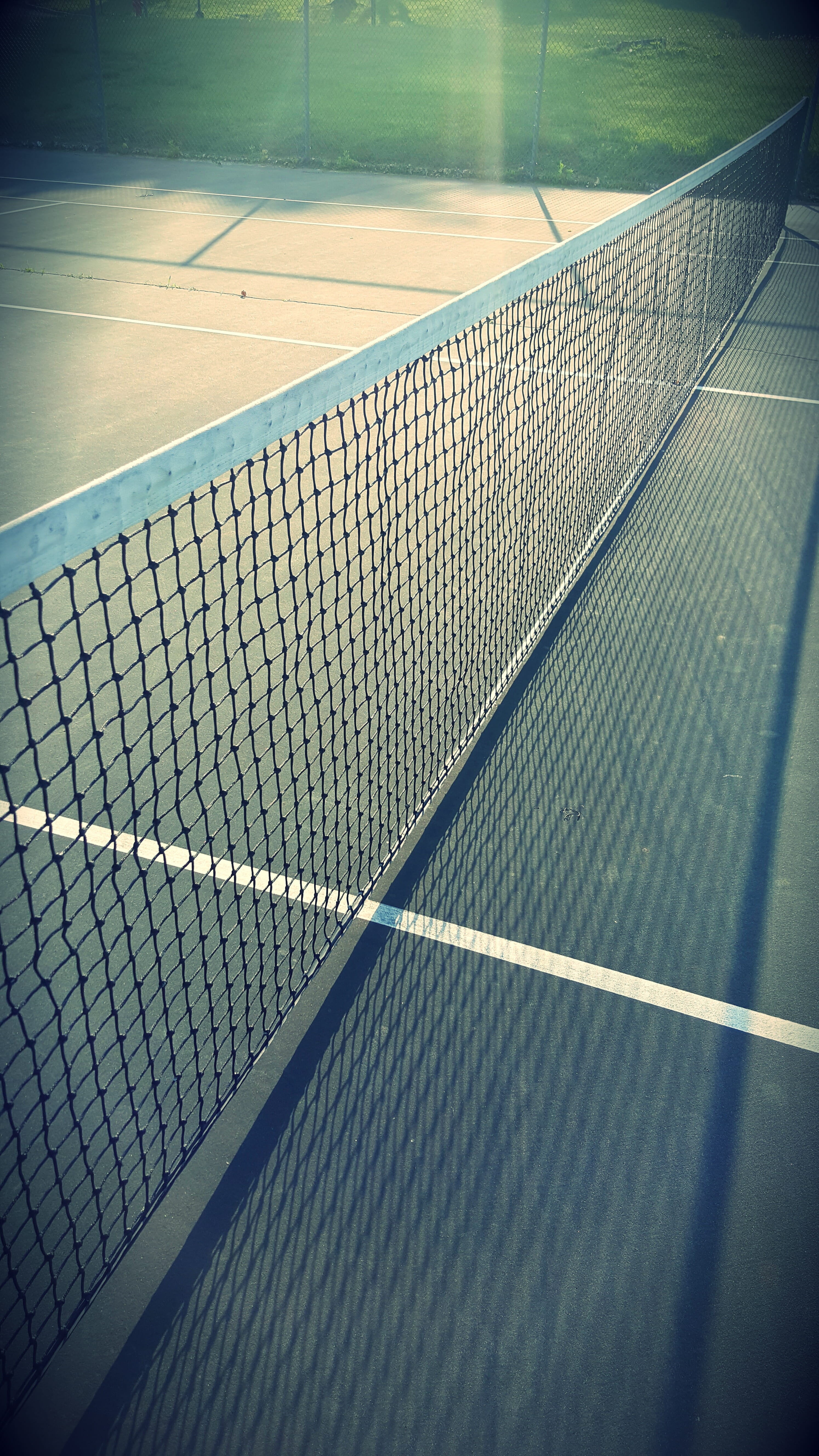 ground, outdoors, nature, table tennis, sport, day, recreational pursuit, tennis court, high angle view, absence, sunlight, leisure activity, tennis net, Phone HD Wallpaper