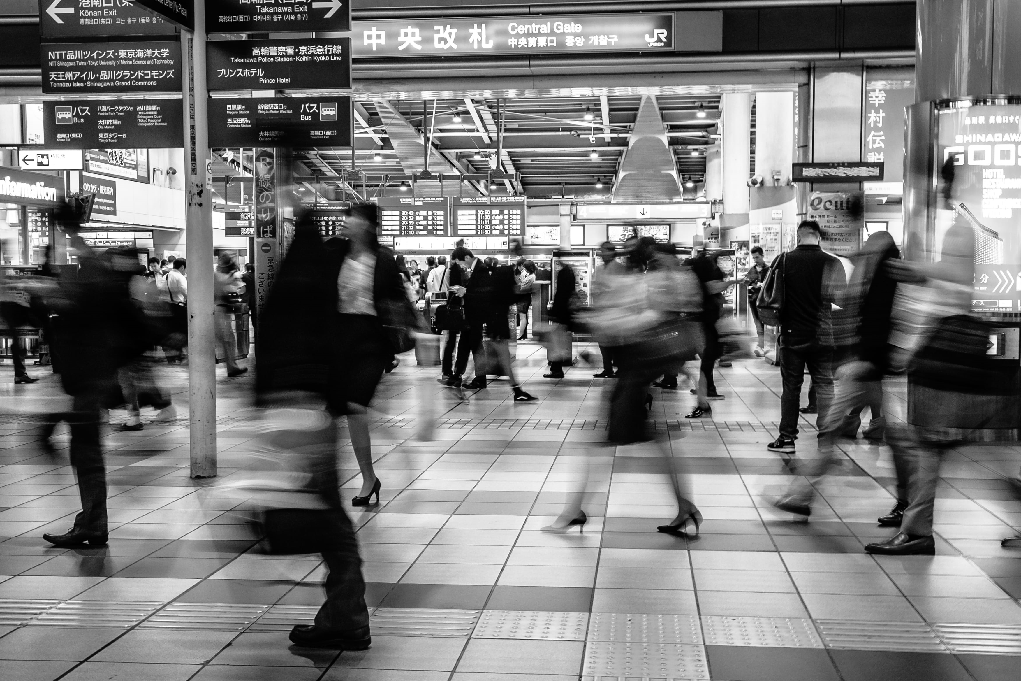 illuminated, mode of transportation, busy, lapse, flooring, train, group, commute, built structure, real people, transportation, city life, outdoors, city, HD Wallpaper