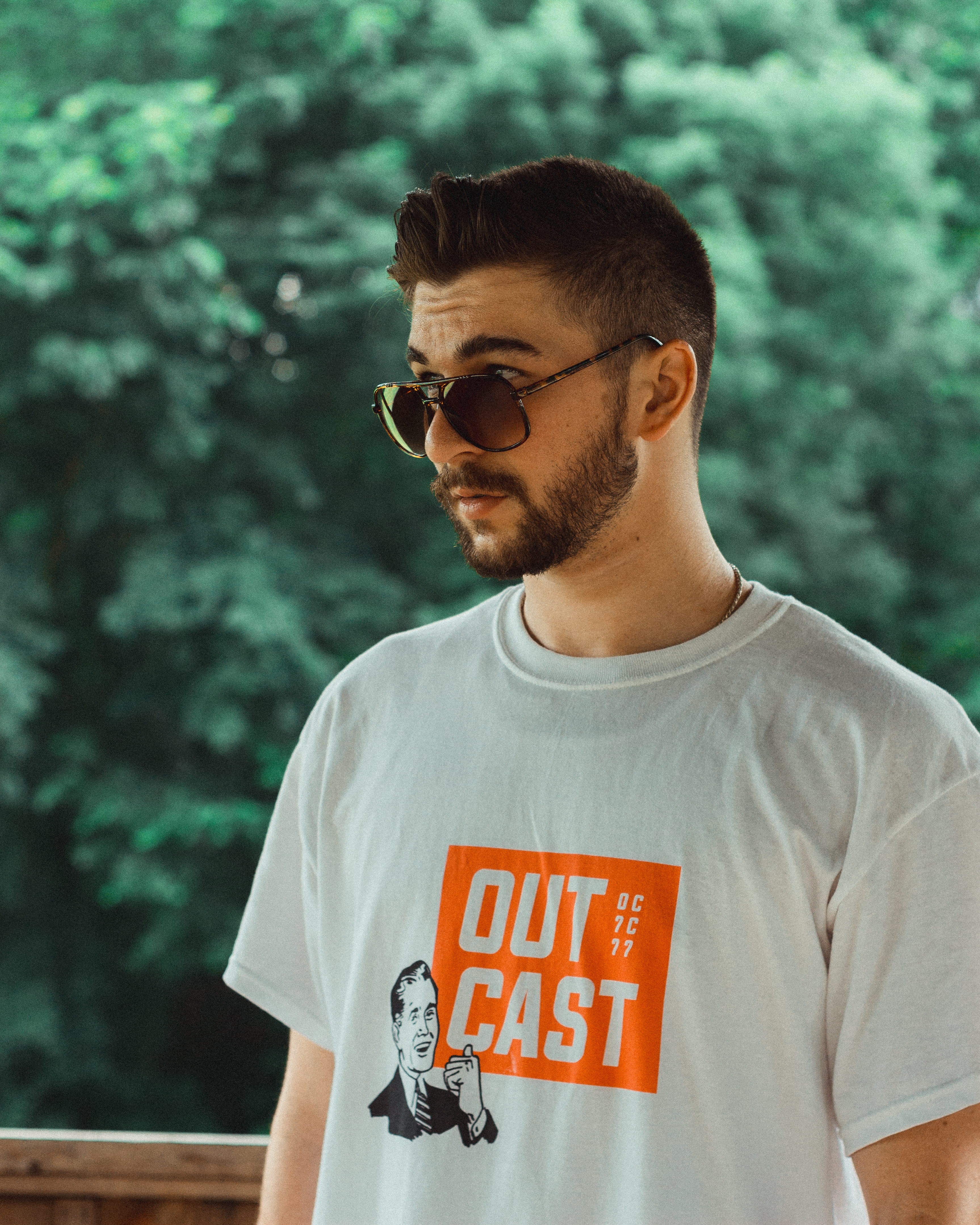 tshirt, beard, focus on foreground, t, tee, communication, neck, 4K, style, outdoors, white, eyeglasses, fashion, orange, pose, bearded, model, teenager, Phone HD Wallpaper