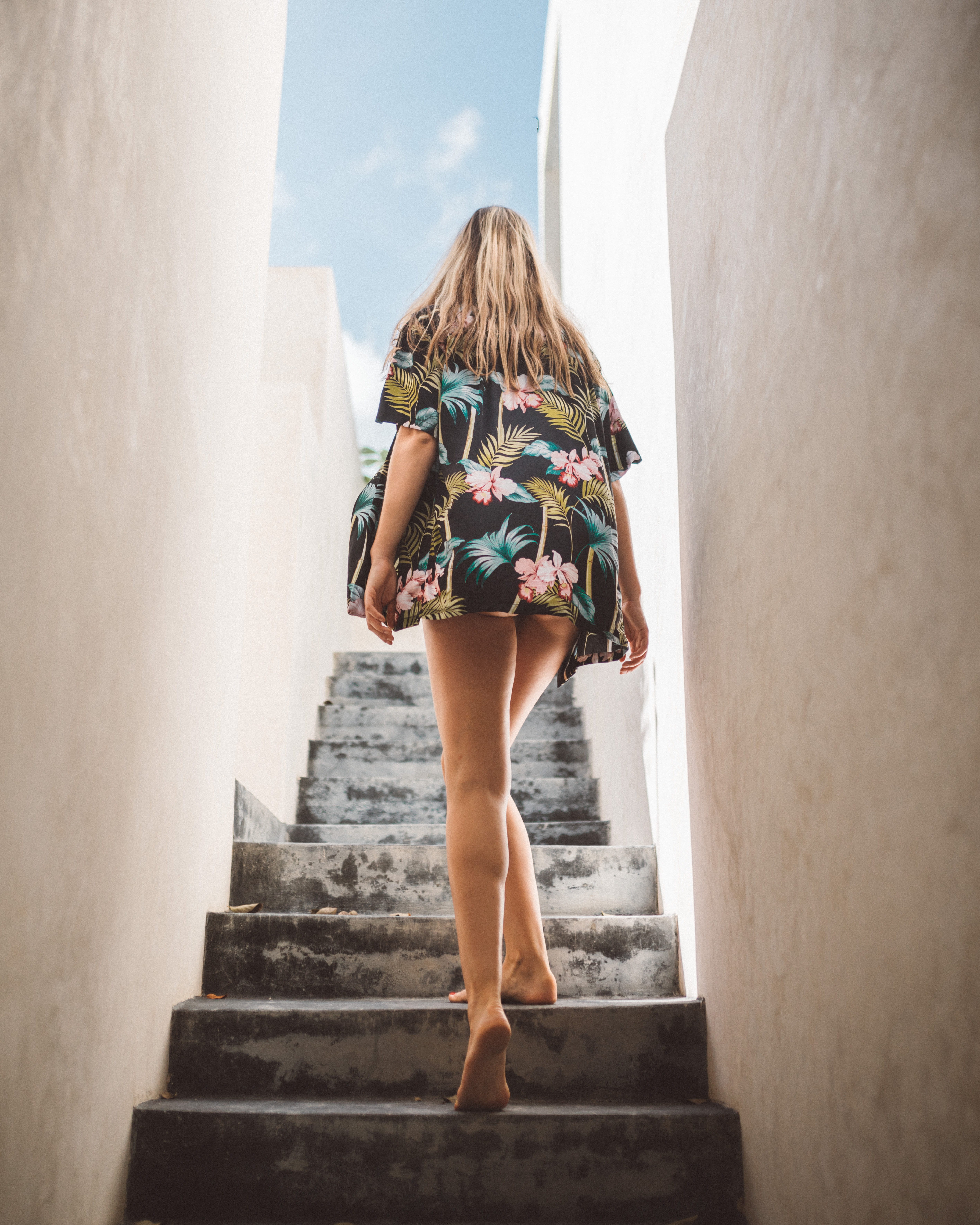wall, young adult, 5K, steps, built structure, hawai, going up, barefoot, stair, steps and staircases, staircase, skin, potrait, concrete, rear view, hairstyle, Phone HD Wallpaper