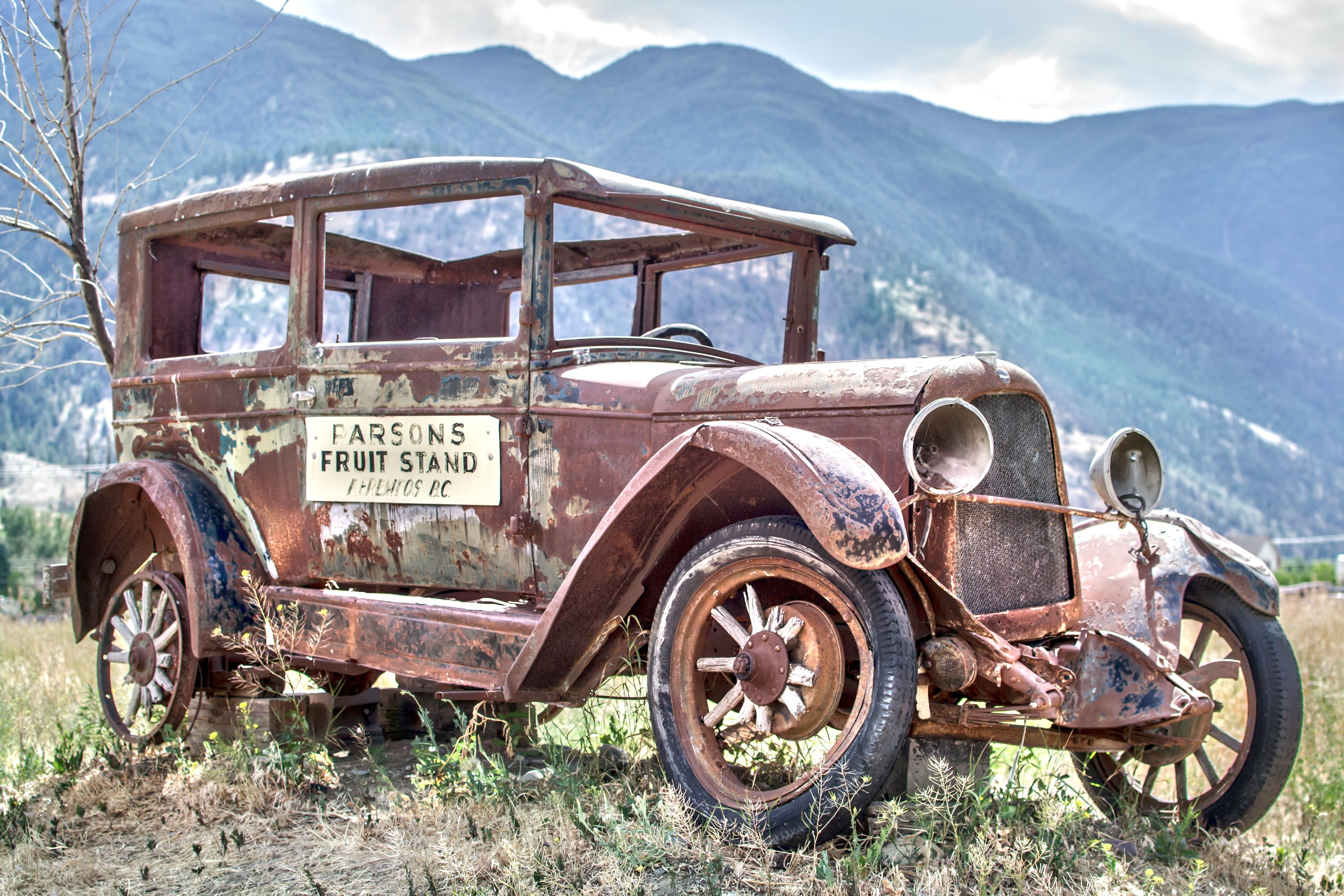 truck, retro styled, wheels, vintage, happy, road, sign, tire, auto, abandoned, driving, daytime, front, service, mountain, red, summer, non-urban scene, HD Wallpaper
