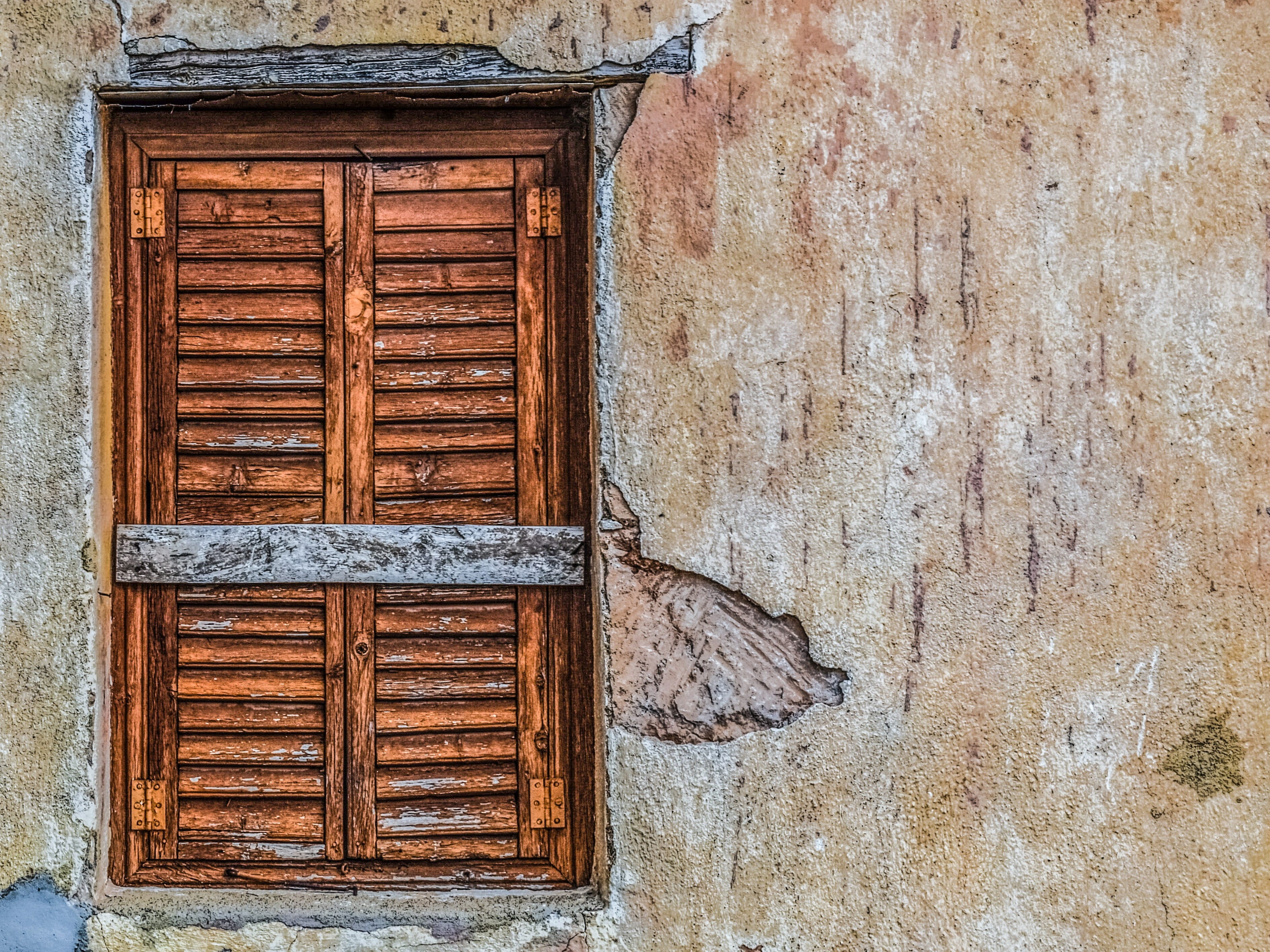 wood - material, window, building, 2K, old, old house, wall, no people, grungy, brown, damaged, abandoned, security, textured, closed, entrance, door, HD Wallpaper