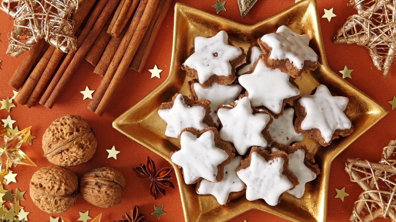 baked, still life, sweet, sweets, freshness, christmas tree, temptation, sweet food, table, cookie, holiday, icing, decoration, 720P, food, indoors, Christmas, HD Wallpaper