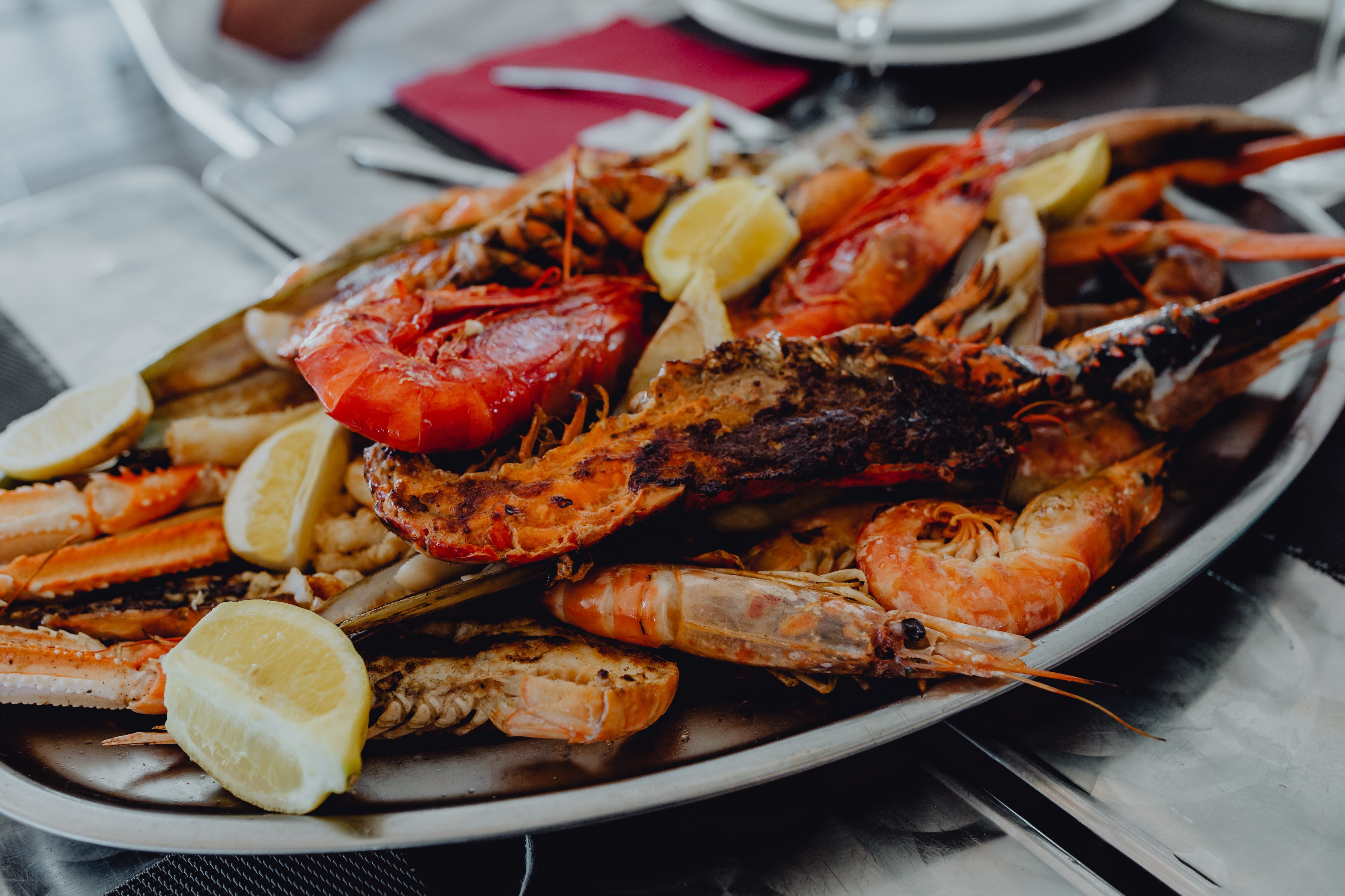 luxury, wellbeing, table, mussels, crustacean, lemon, contain, barbecue, calamari, food and drink, dish, gourmet, citrus fruit, dinner, no people, meal, HD Wallpaper