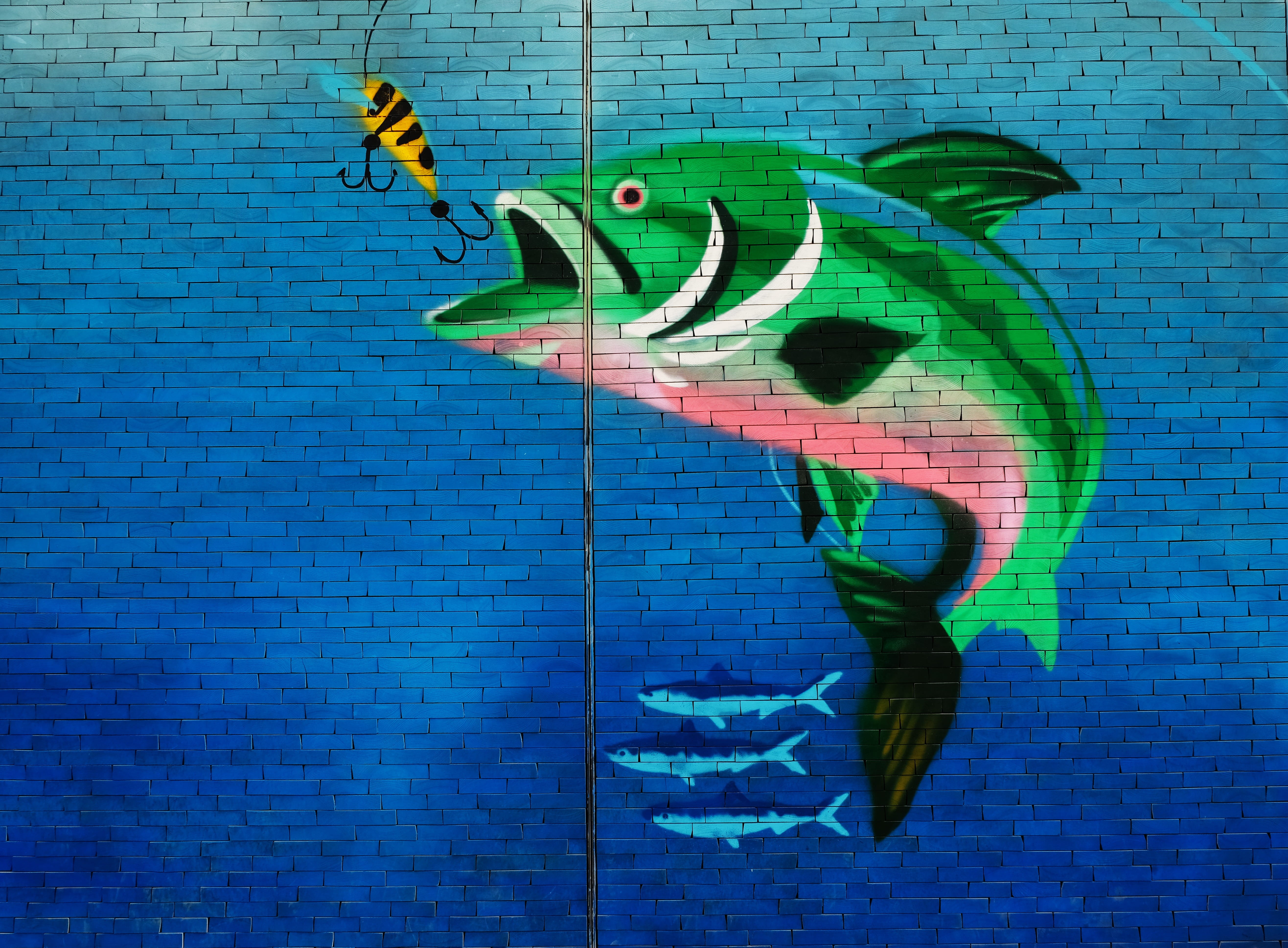tropical, blue, animals in the wild, eat, green, green color, vertebrate, painting, multi colored, retro, fishing, symbol, no people, representation, color, HD Wallpaper