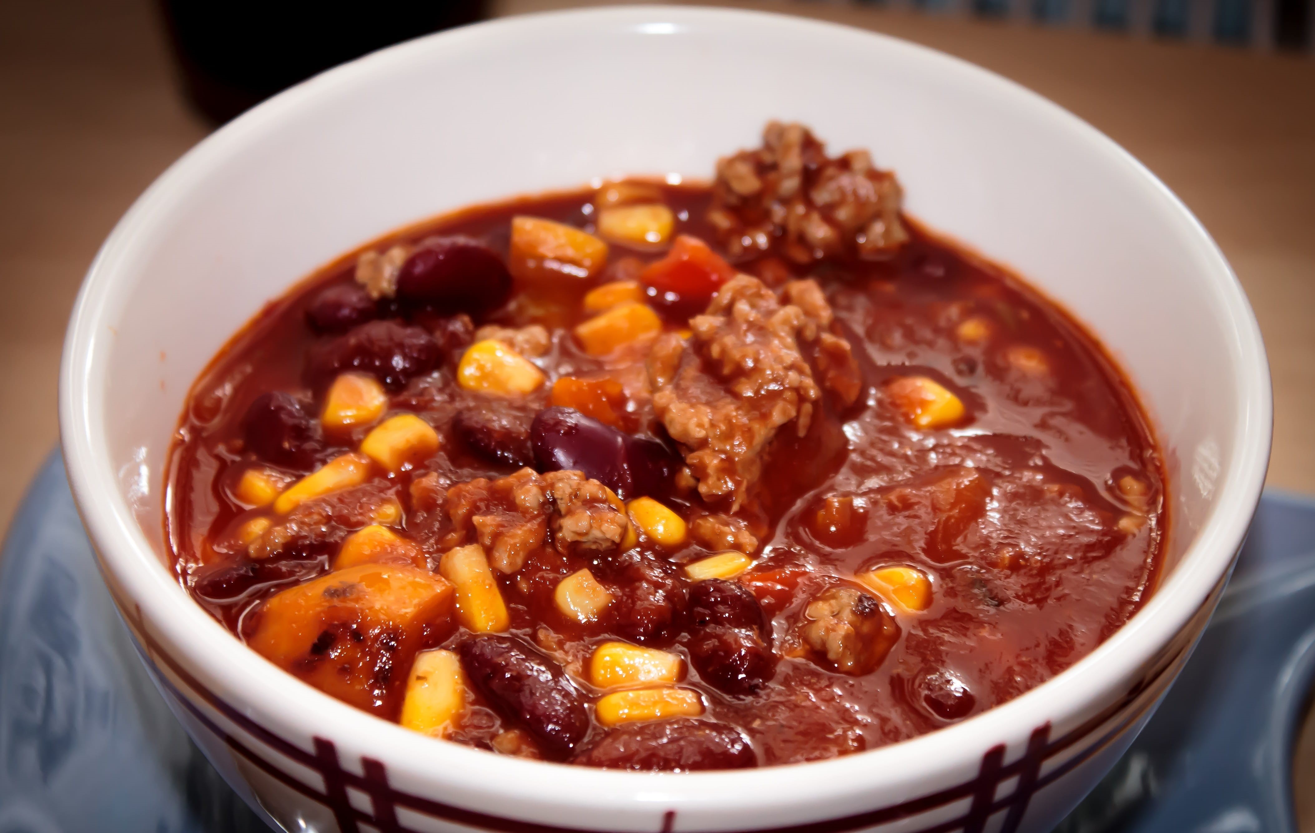 indulgence, focus on foreground, meat, chili, food, crockery, gourmet, stew, no people, delicacies, bean, wellbeing, meal, eat, healthy eating, bowl, ready-to-eat, HD Wallpaper