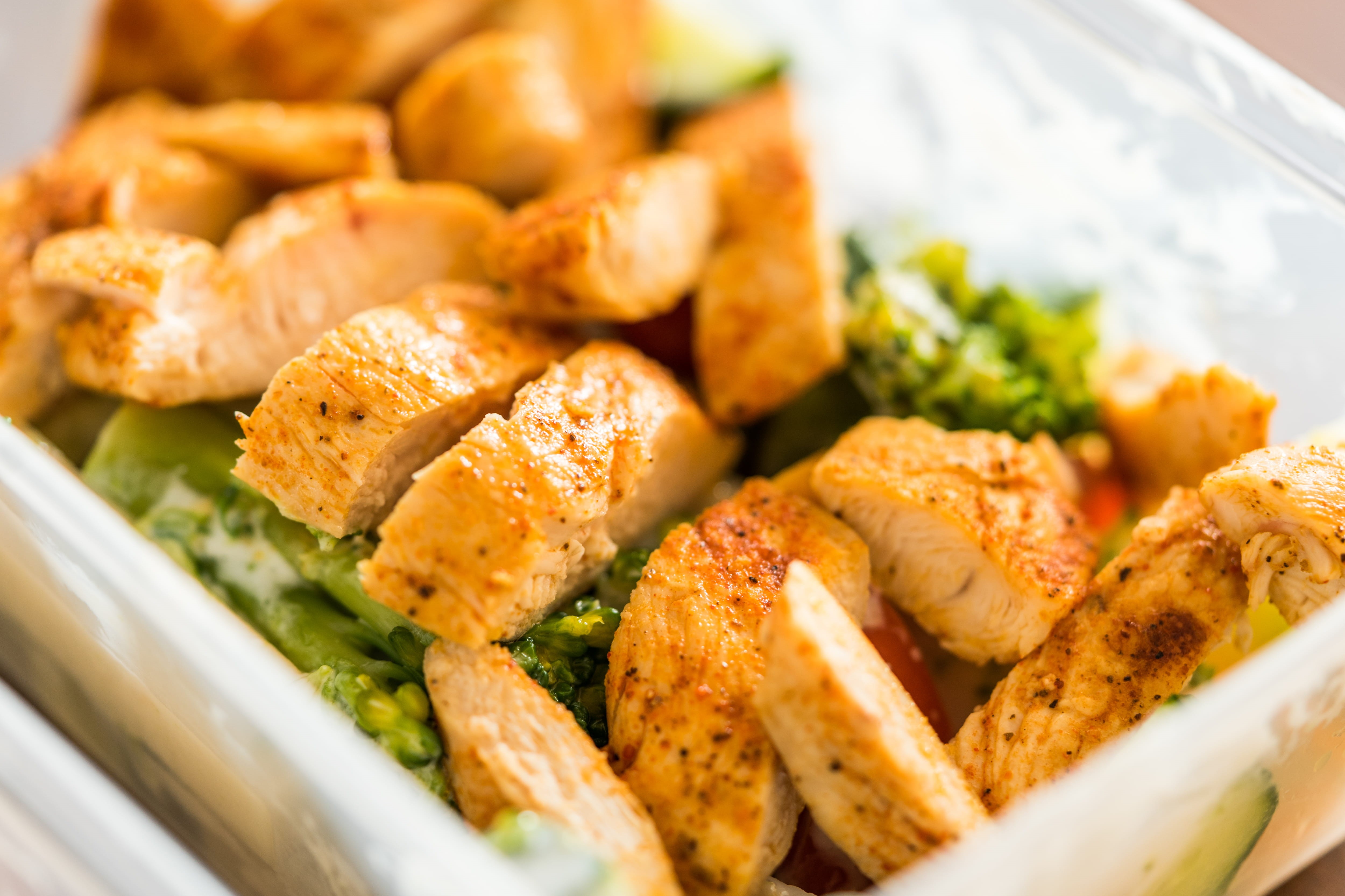 dinner, boxes, seafood, Grilled Chicken, food And Drink, home, Steak, herb, crockery, food, box, close up, no people, broccoli, fried, healthy eating, Plastic Box, HD Wallpaper