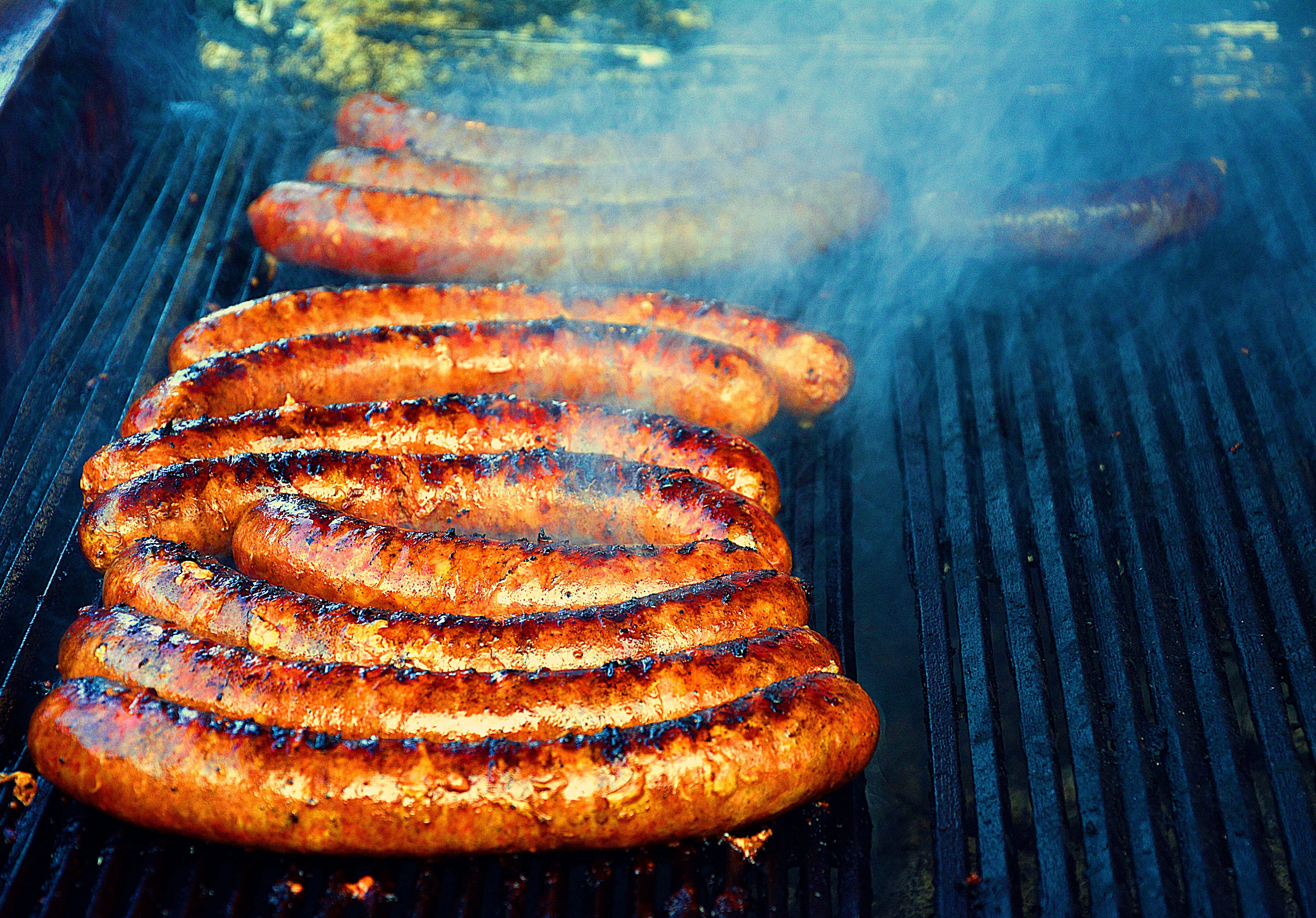 freshness, metal, no people, meat, wellbeing, high angle view, fried, grilled, meal, sausage, cooking, heat - Temperature, barbecue Grill, food, outdoors, HD Wallpaper