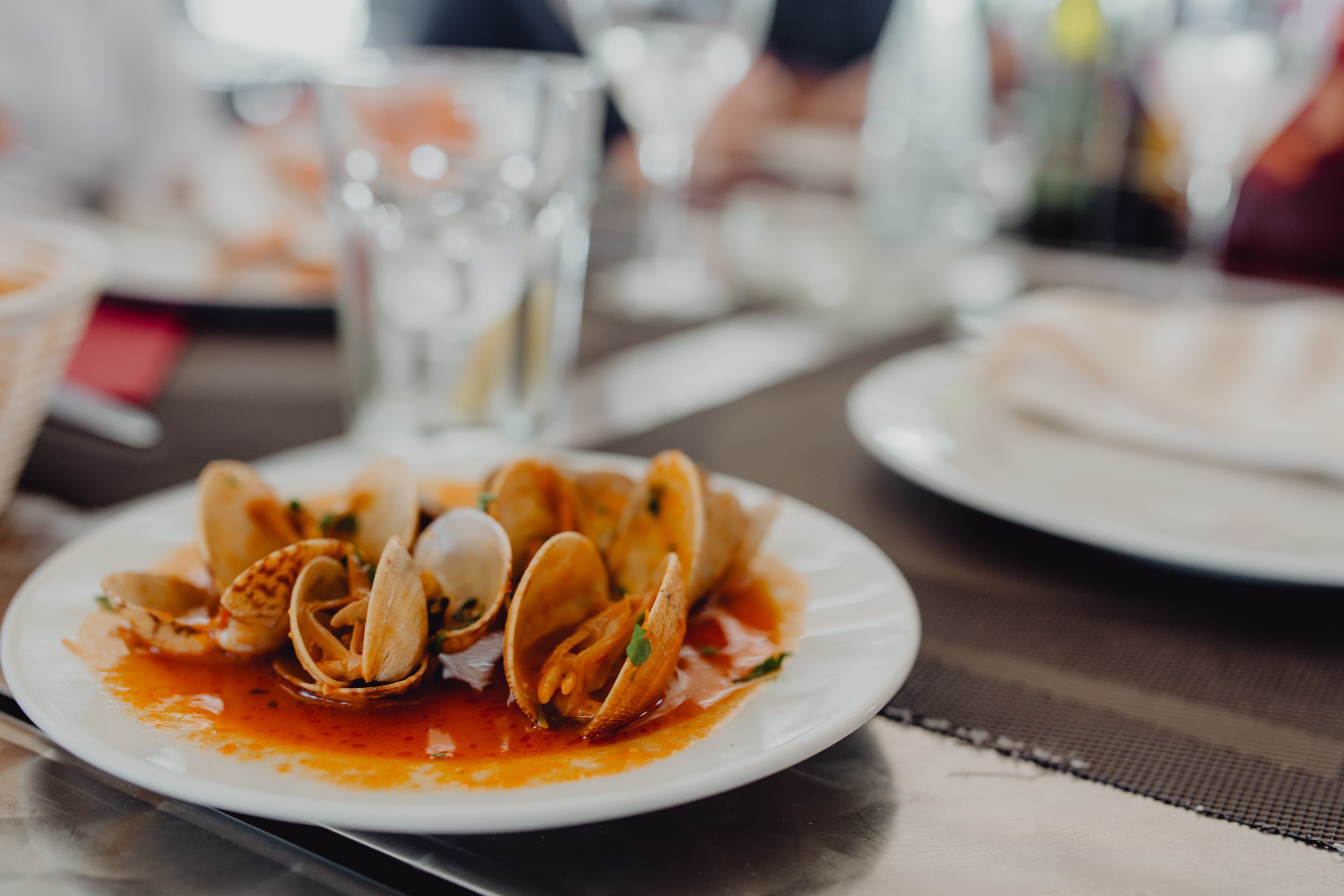 meal, calmari, dinner, glass, freshness, 4K, big, shrimps, lunch, calamari, table, expensive, garnish, mixed, indoors, see, drinking glass, wellbeing, HD Wallpaper