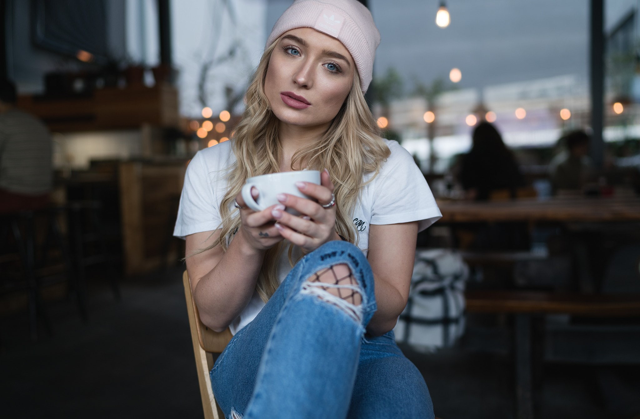 blu eyes, cup, 500px, torn jeans, blonde, women, 1080P, jeans, HD Wallpaper