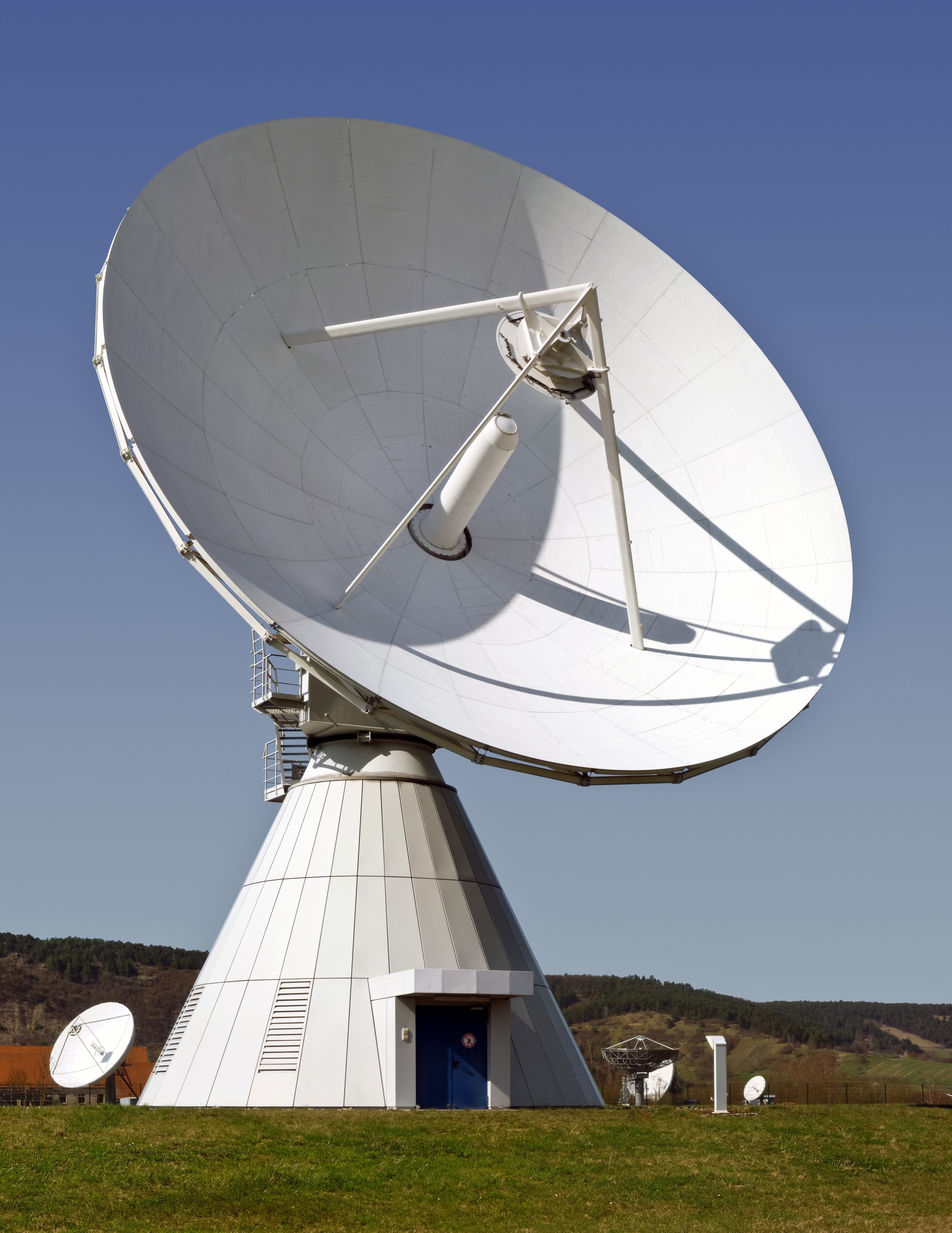 reception, sunlight, watch tv, no people, low angle view, fuchsstadt, received on, global communications, 1991, nature, connection, send, day, radar dish, Phone HD Wallpaper