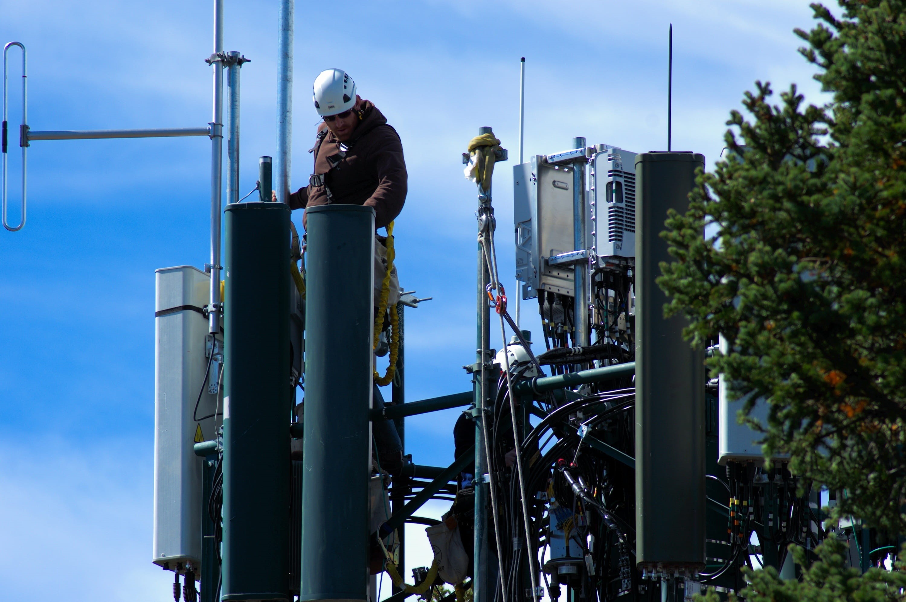 built structure, construction industry, transmitter, transmission, architecture, working, wyoming, teton, hat, wireless, nature, sky, standing, electromagnetic, HD Wallpaper