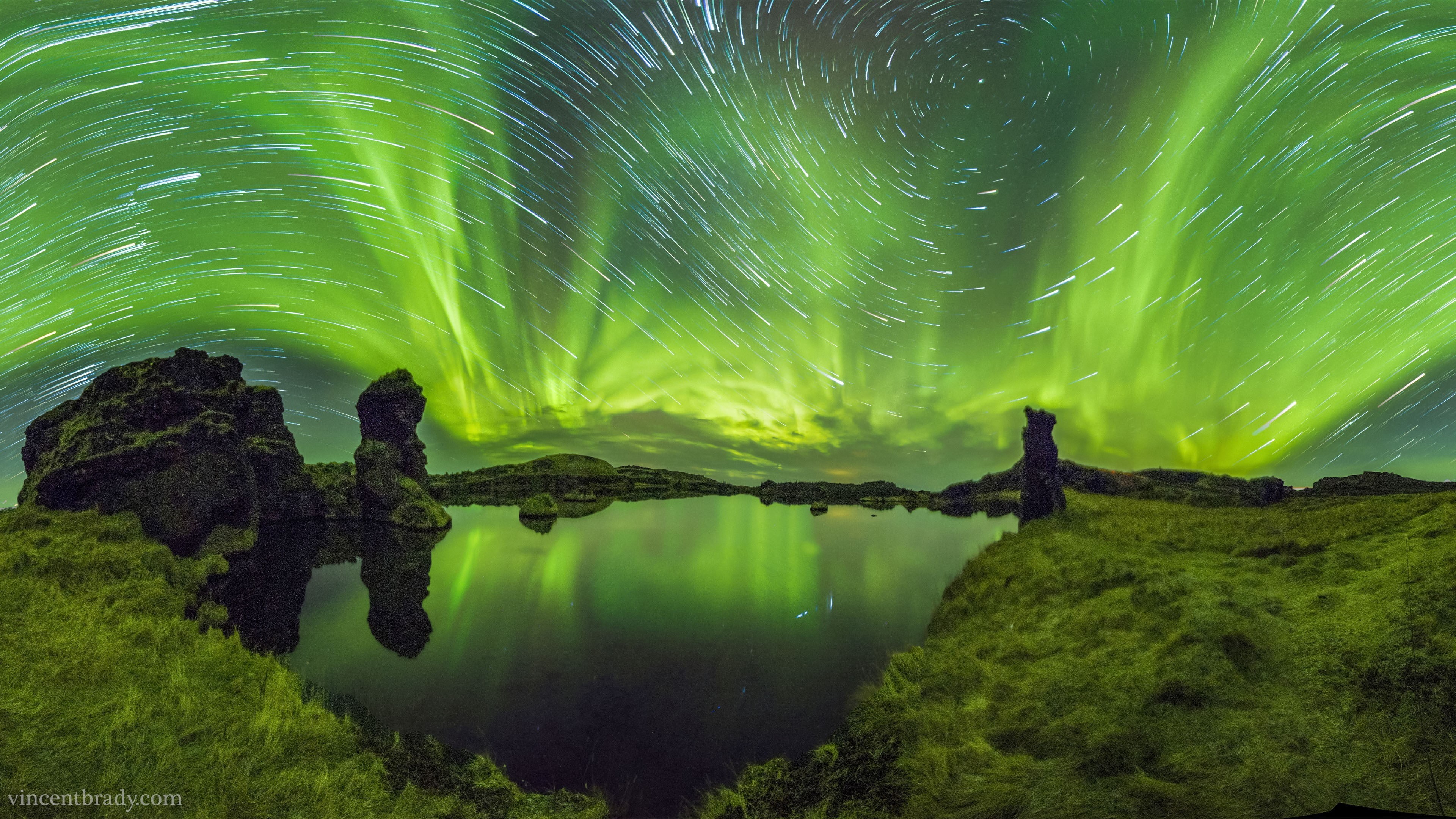 reflection, adult, tranquility, nature, green color, blurred, 4K, star - space, standing, grass, night, northern, stars, astronomy, aurorae, sky, outdoors, HD Wallpaper