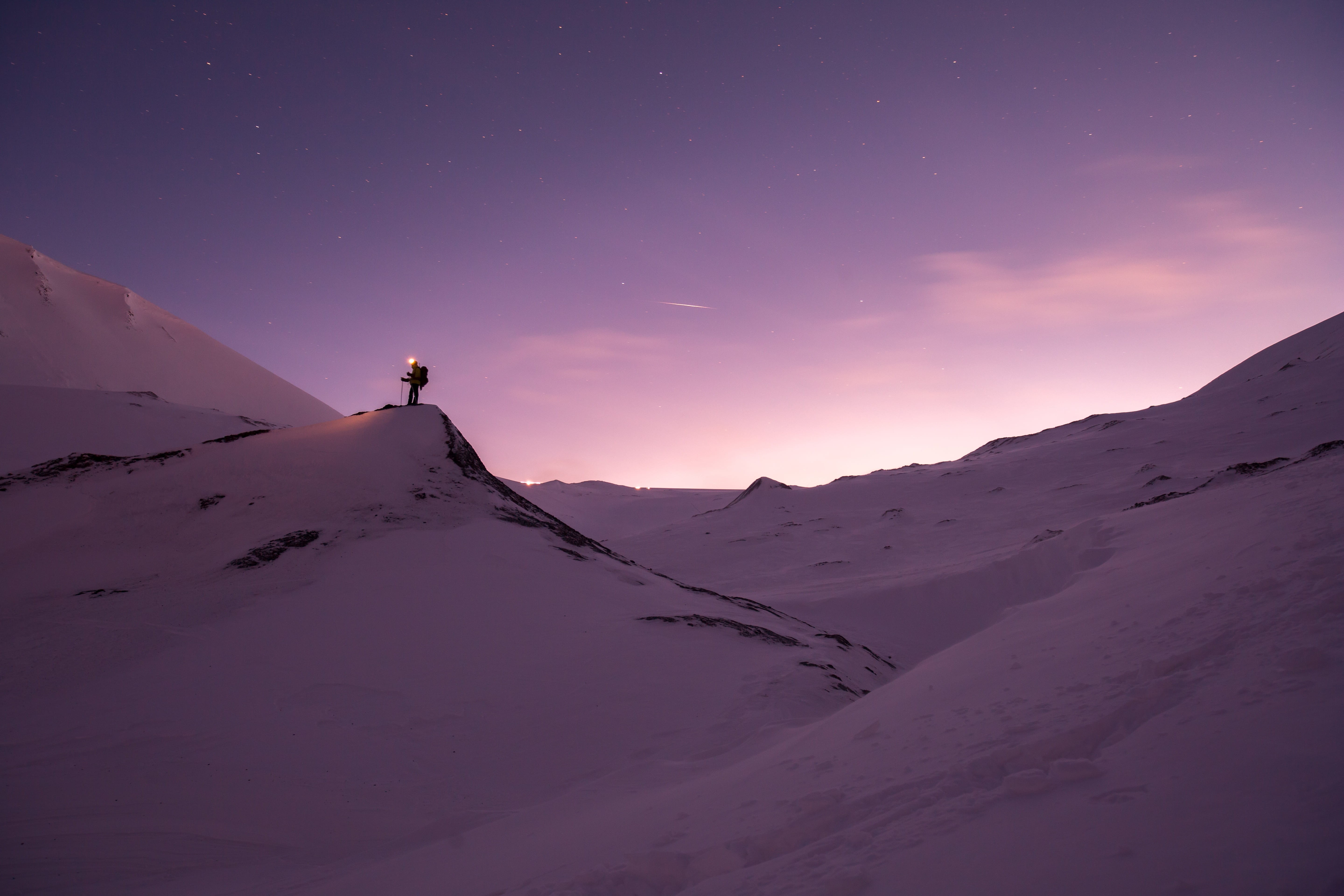 svalbard, adventure, Swiss alps, naturen adventures, landscape, leisure activity, night, snowcapped mountain, winter, nature, stars, magical night, northen lights, HD Wallpaper