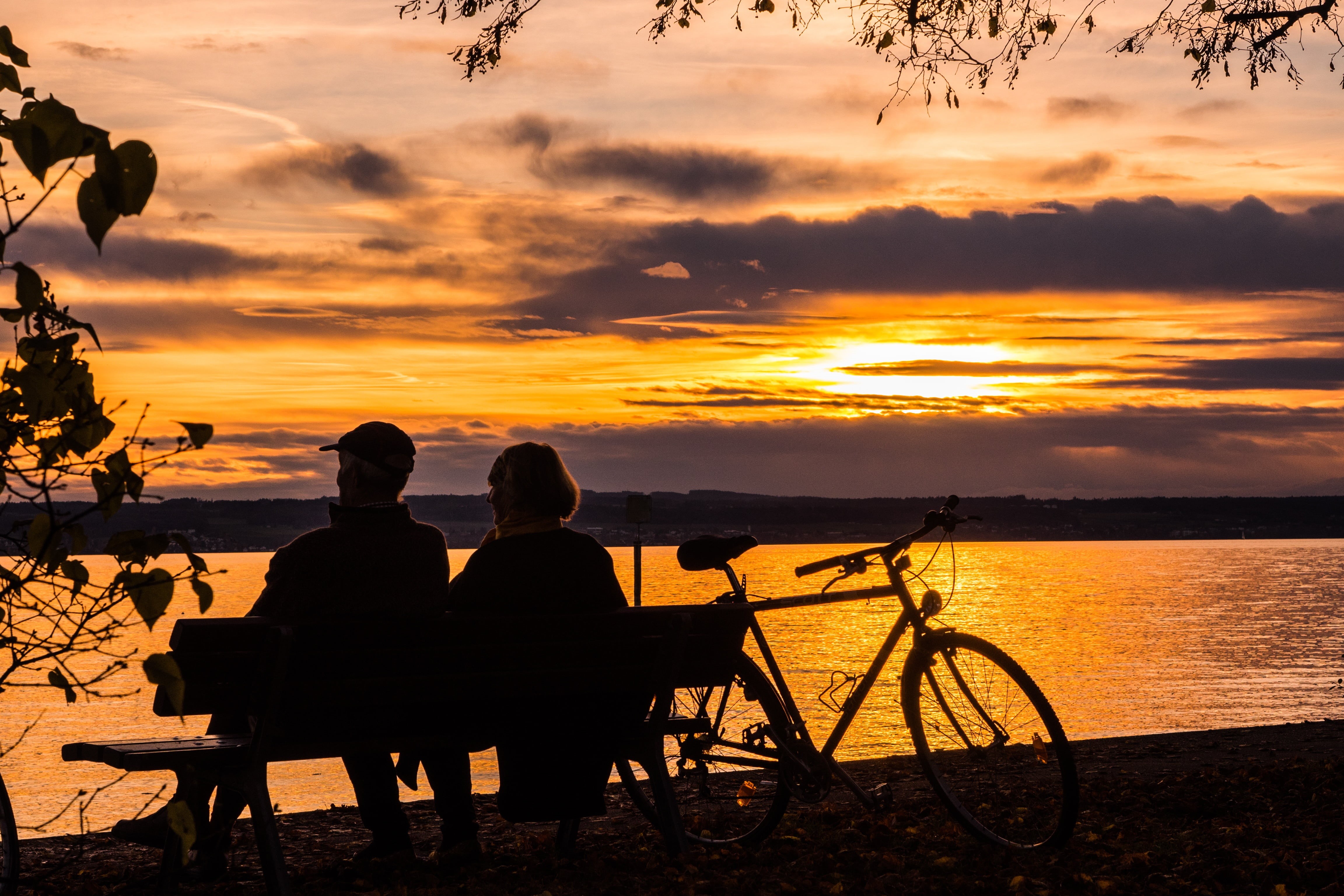 beauty in nature, 4K, bicycle tour, germany, dusk, leisure activity, community, silhouette, togetherness, abendstimmung, positive emotion, beach, women, HD Wallpaper