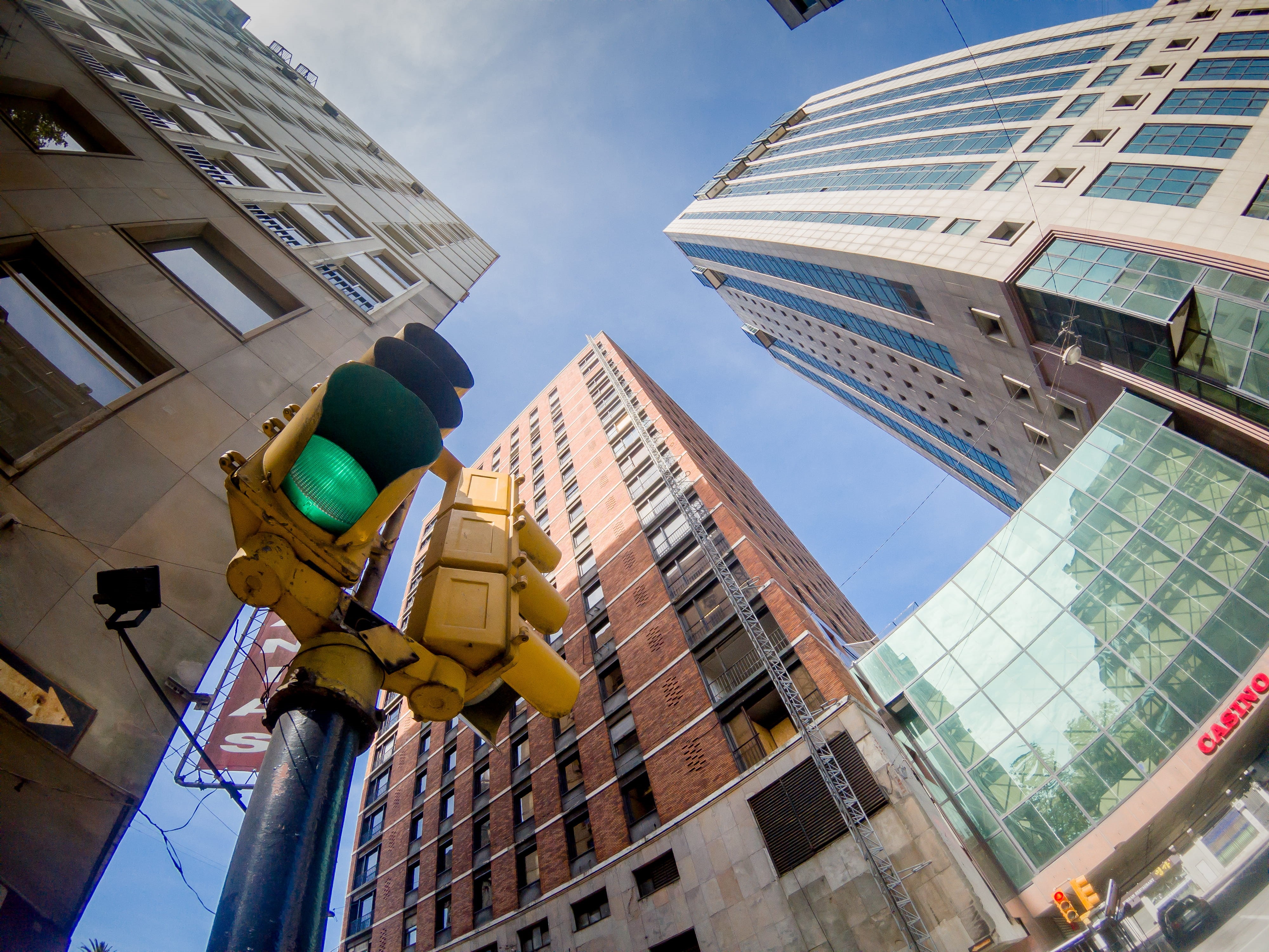 office, residential district, building, financial district, cloud - sky, puntodefuga, built structure, low angle view, semaforo, skyscraper, tower, no people, HD Wallpaper