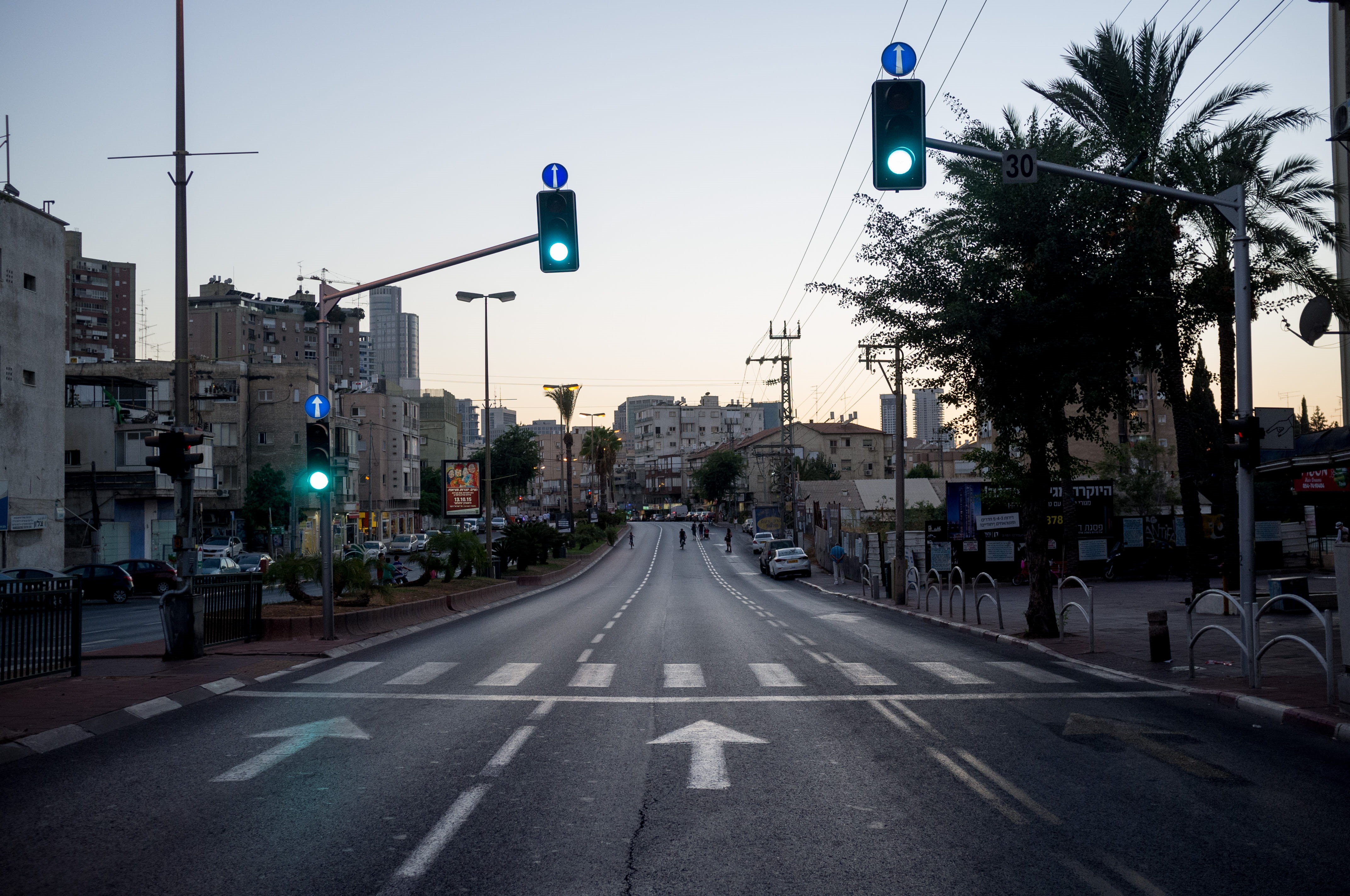 city, empty, car, road marking, day, building exterior, city street, built structure, outdoors, arrows, tree, road, the way forward, road signal, transportation, HD Wallpaper
