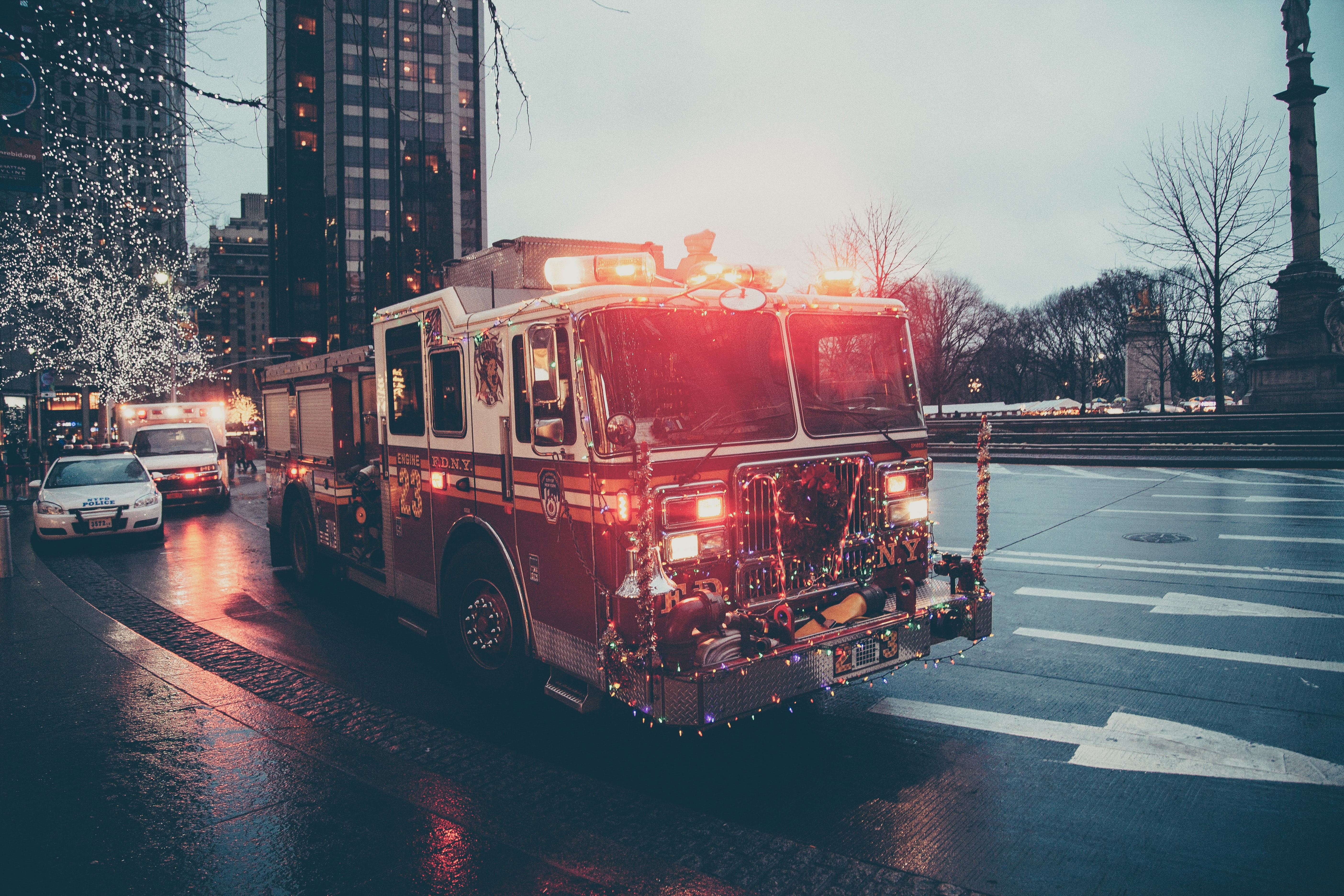 city, roadway, sign, sirens, built structure, land vehicle, 5K, wet, ambulance, city street, car, communication, transportation, followed, concrete, architecture, HD Wallpaper