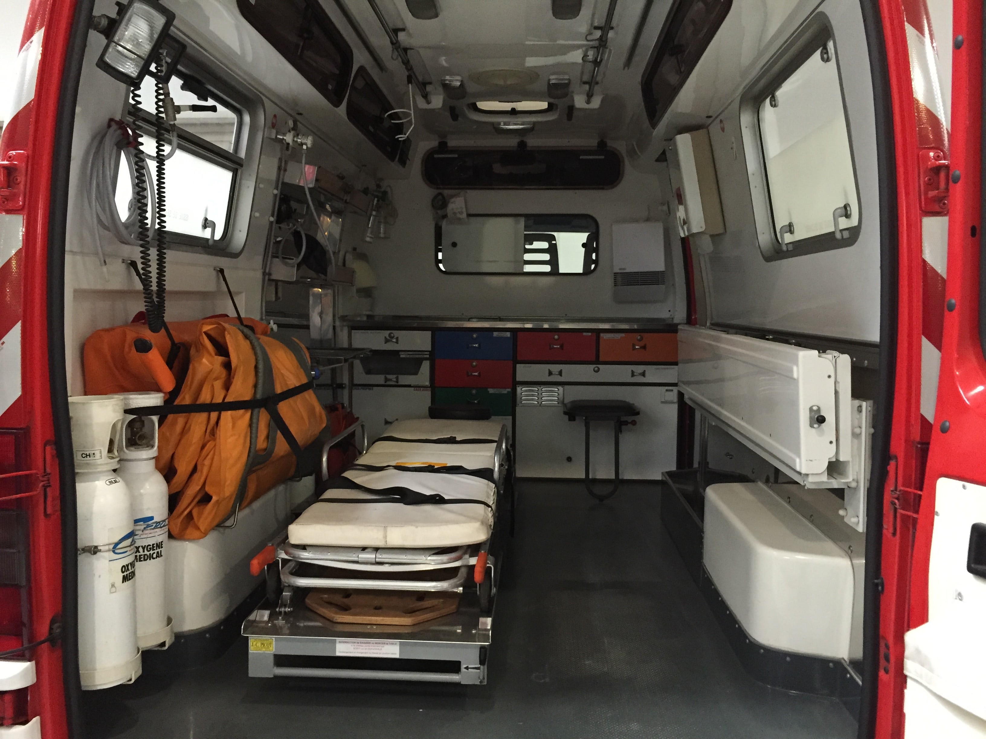 resuscitation, protection, responsibility, people, fire department, transportation, rescue, injury, travel, care, truck, security, rescue worker, vehicle interior, HD Wallpaper