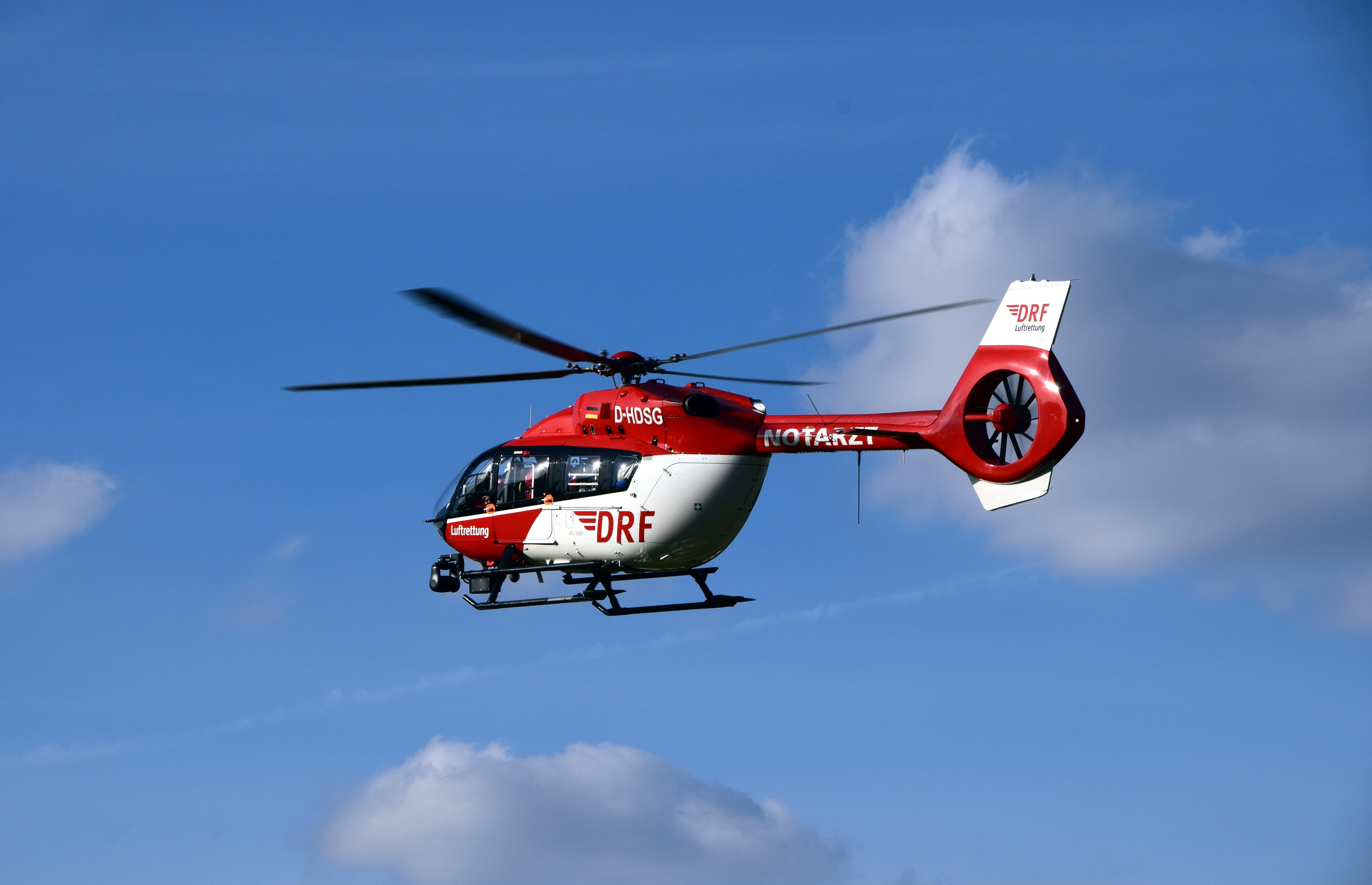 transportation, mode of transportation, outdoors, breaking up, low angle view, flying, blue, rescue worker, motion, day, helicopter, red white, start, fly, HD Wallpaper