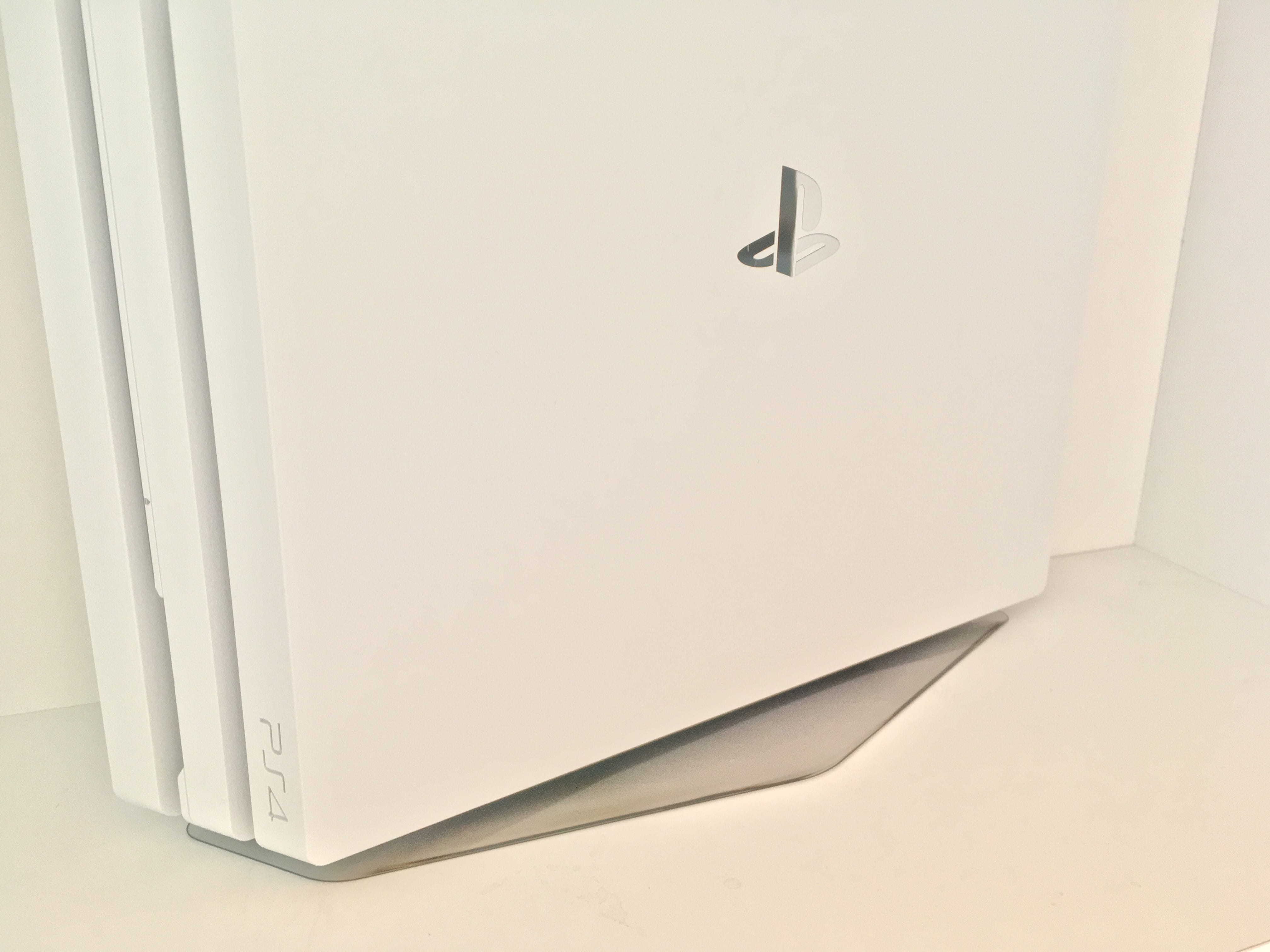 home interior, minimal, close-up, white, playstation 4, sony, gaming, 4K, ps4, no people, blank, console, high angle view, copy space, playstation, indoors, HD Wallpaper