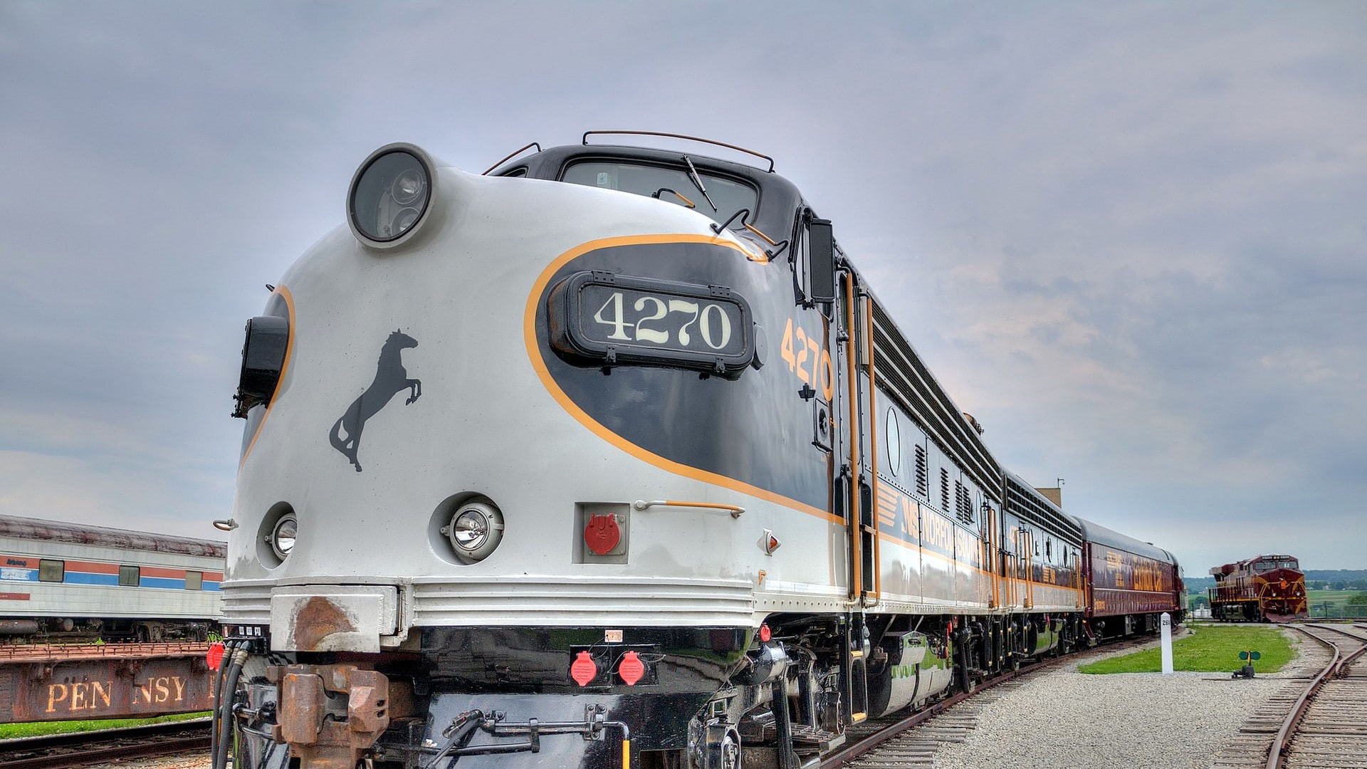 public transportation, rail yard, day, horse, clouds, Pennsylvania, cloud - sky, vehicle, nature, connection, railway, outdoors, motion, travel, stationary, HD Wallpaper