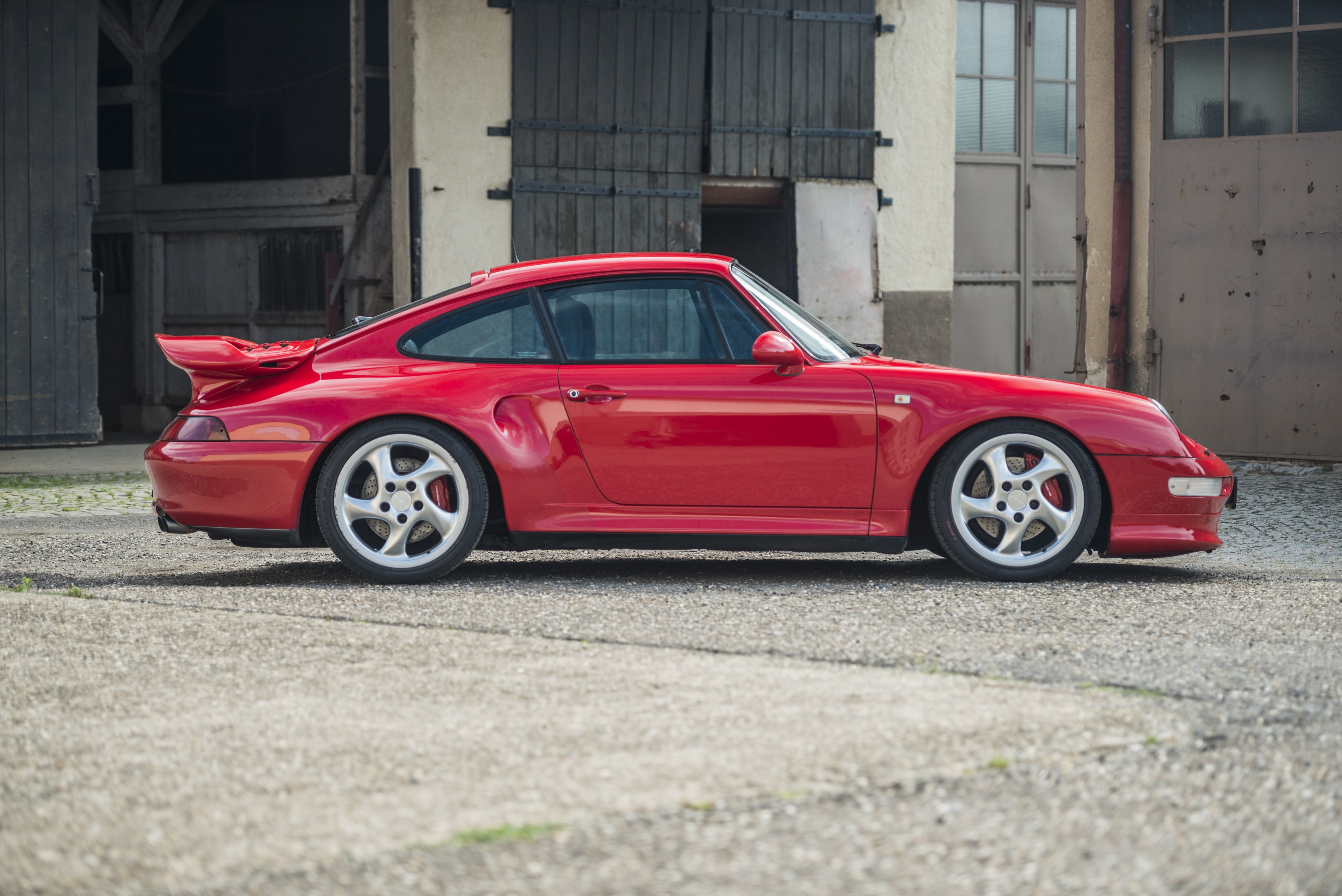 993, tire, 911, obsolete, damaged, motor vehicle, land vehicle, building, mode of transportation, wheel, car, no people, turbo, 4K, red, day, outdoors, HD Wallpaper