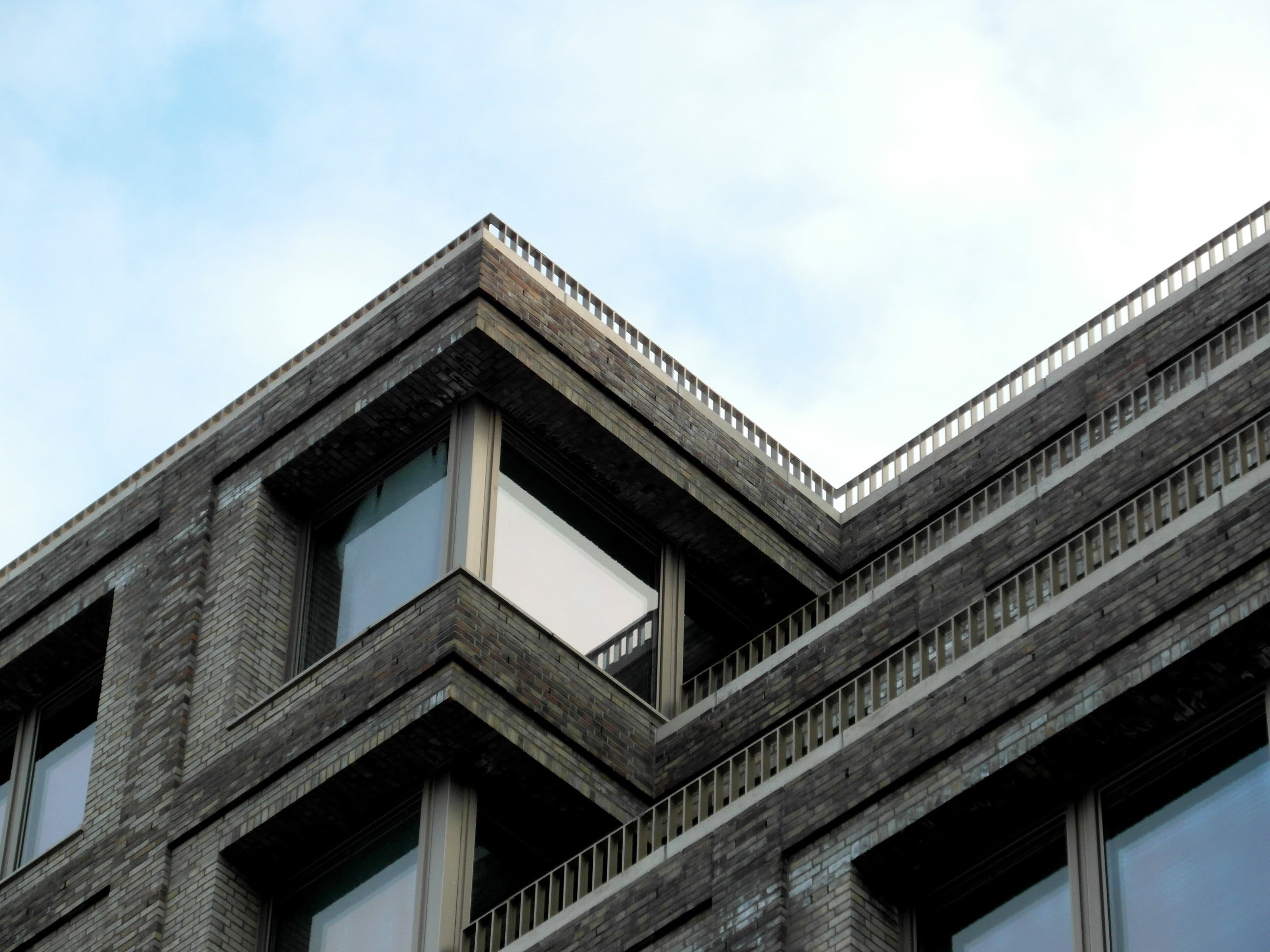 window, roof, pediment, architectural column, nature, outdoors, sky, no people, 2K, architecture, skyscraper, city, cloud - sky, day, angular, low angle view, HD Wallpaper