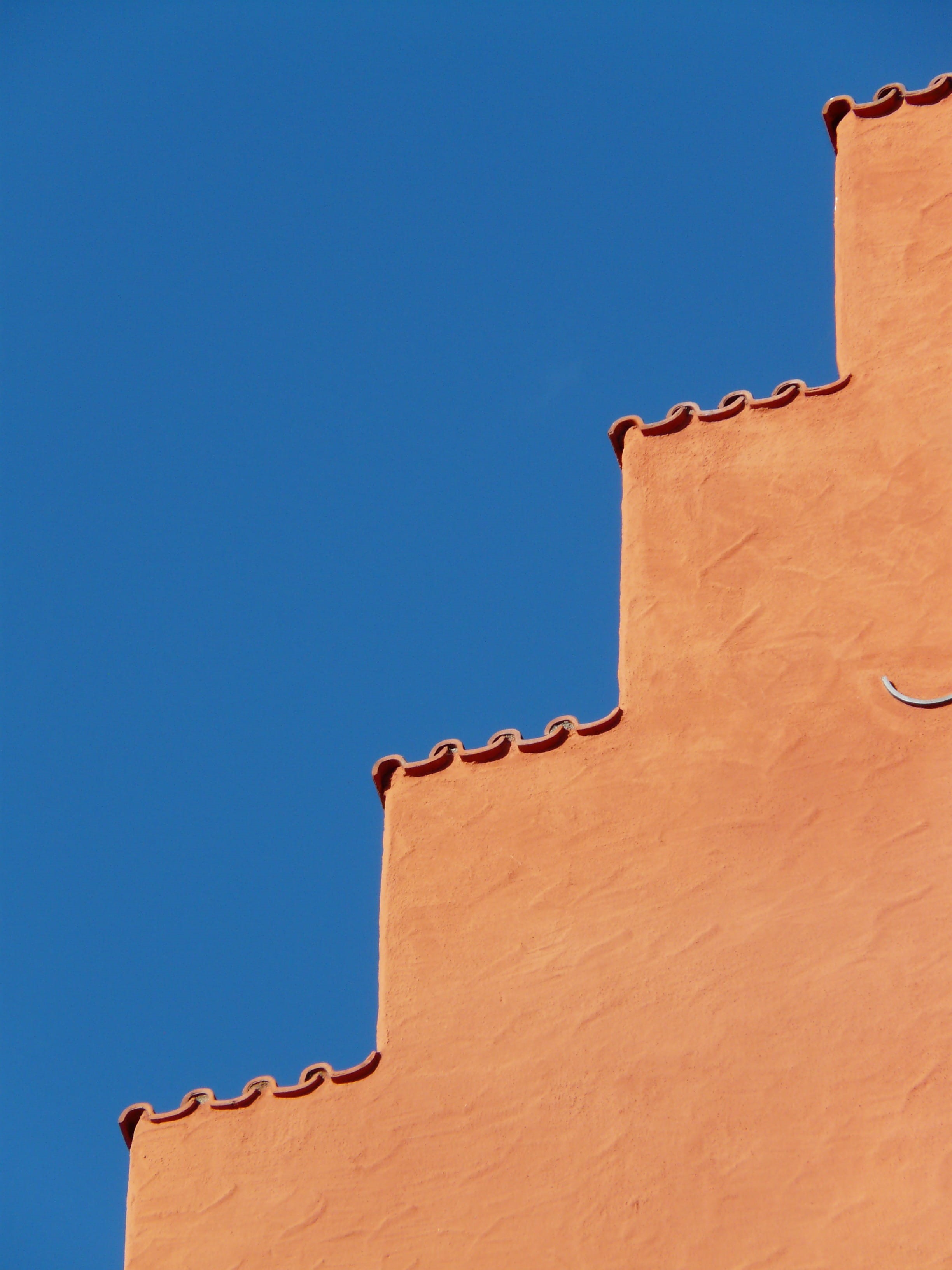 brick, tile, house, sky, Wall, sunlight, building exterior, low angle view, Roof, 2K, roof tile, built structure, clear sky, nature, Home, red, no people, Phone HD Wallpaper