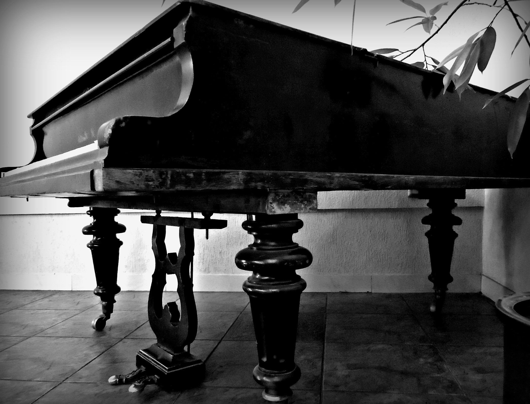 tiled floor, strings, jazz, black, keys, no people, tool, home interior, piano, play, traditional, time, musical equipment, retro styled, grand piano, indoors, HD Wallpaper