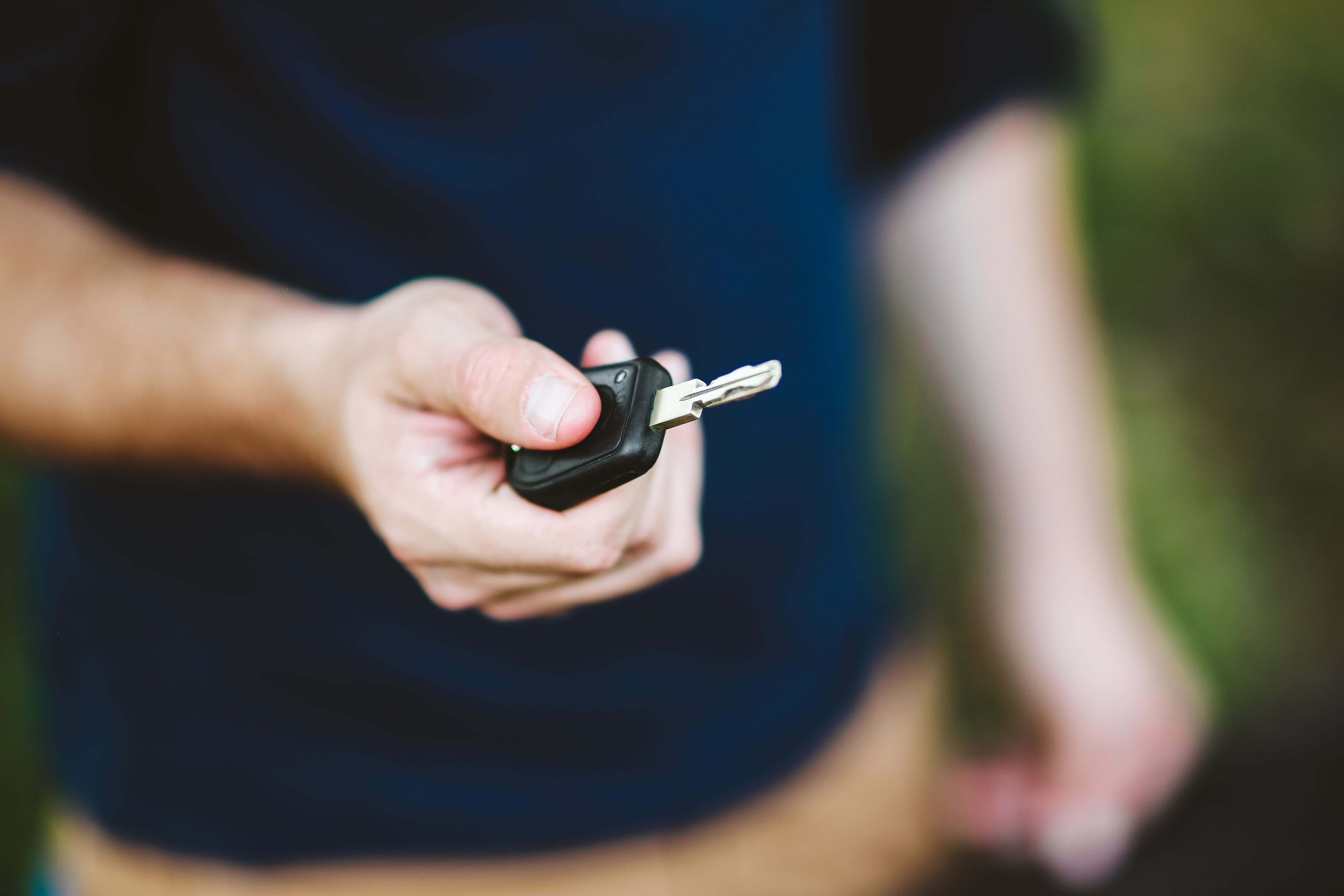 weapon, human limb, 5K, crime, close-up, Young, car key, men, casual clothing, man, outdoors, midsection, keys, human body part, care, nature, car keys, HD Wallpaper