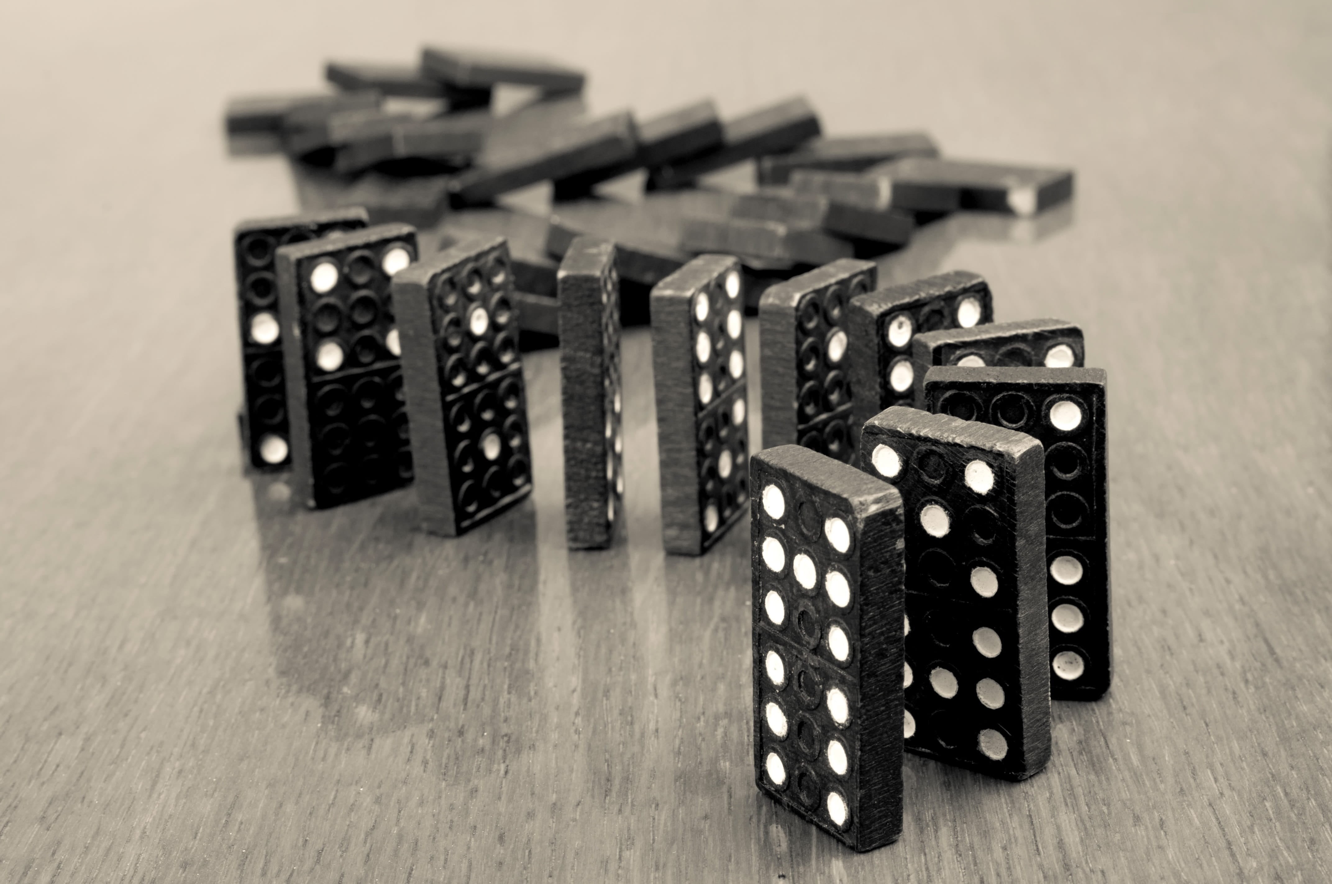 no people, focus on foreground, black, manufactured object, photo, domino, block shape, play, order, group of objects, photography, white, closeup, continuity, HD Wallpaper