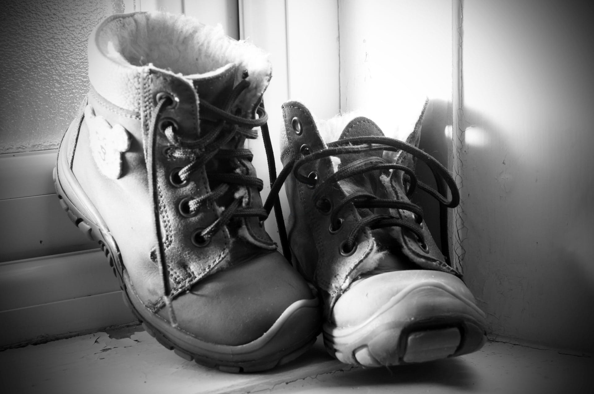 sport, background, photography, nature, day, black, walking, shoe, shoes, compatibility, winter, child, laces, indoors, fashion, auto post production filter, HD Wallpaper