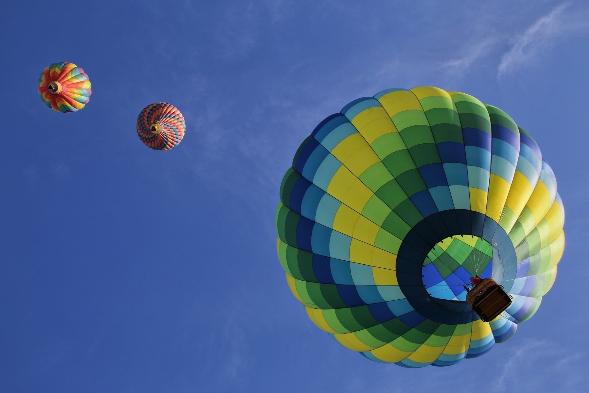vehicles, float, adventure, air vehicle, sky, travel, 1080P, day, hot air balloons, sport, mid-air, view, blue, sphere, ballooning festival, transportation, HD Wallpaper