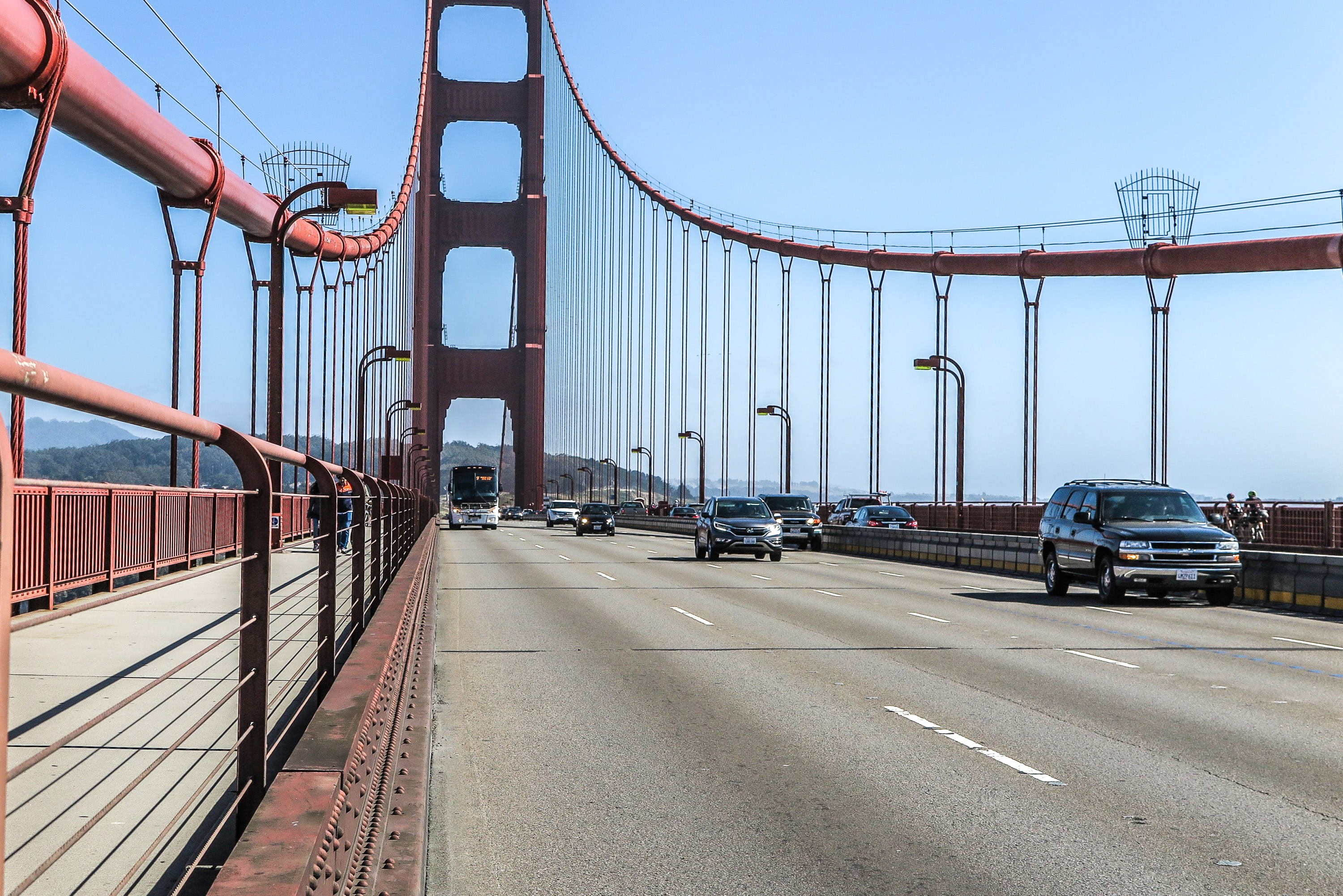 outdoors, mode of transportation, bus, car, 2K, California, transportation, cars, Golden Gate, motor vehicle, golden, clear sky, landmark, nature, sky, HD Wallpaper