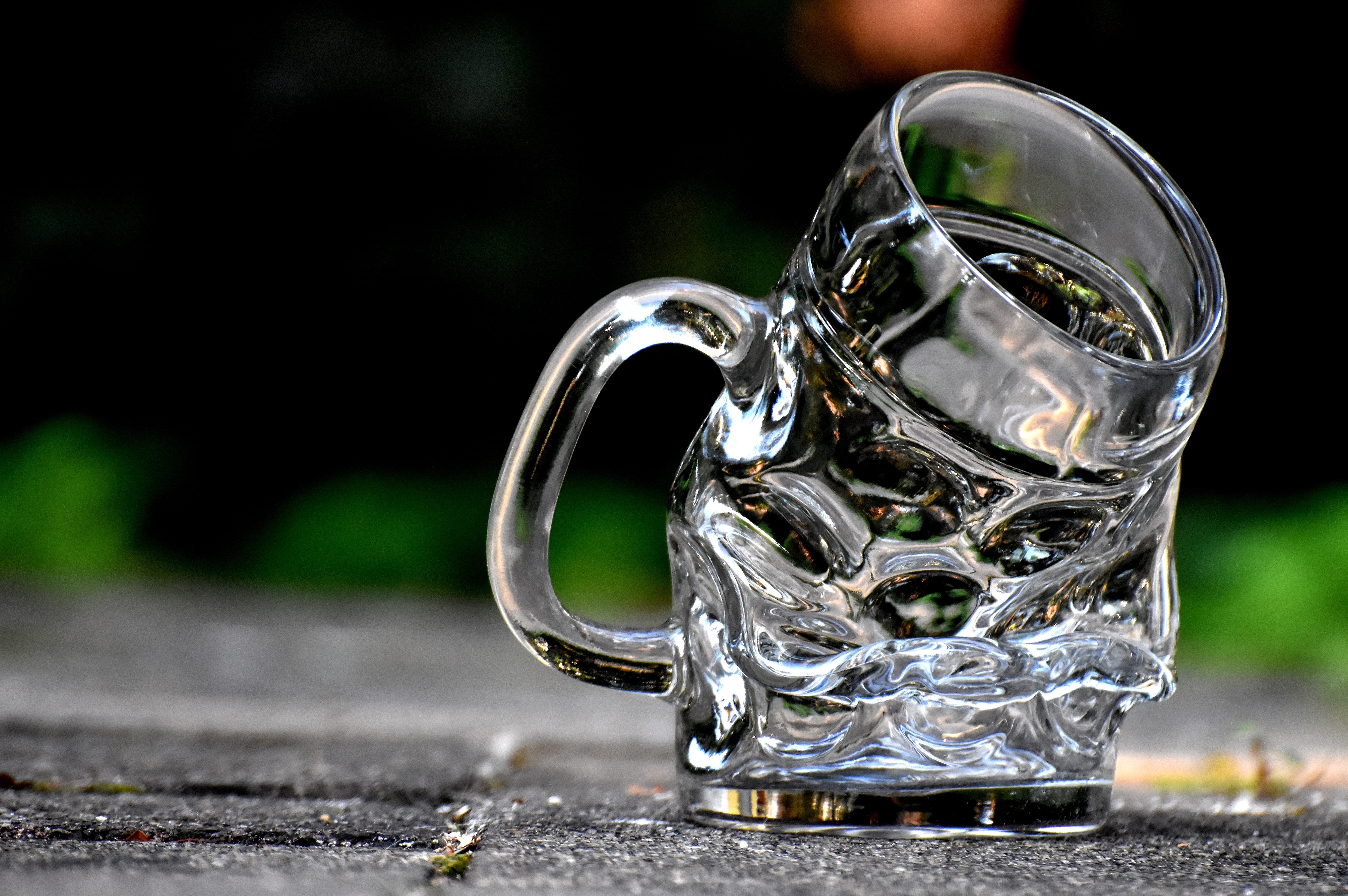 large glass, selective, silver colored, water, outdoors, deformed, refreshment, glass, no people, single object, household equipment, food and drink, oktoberfest, HD Wallpaper