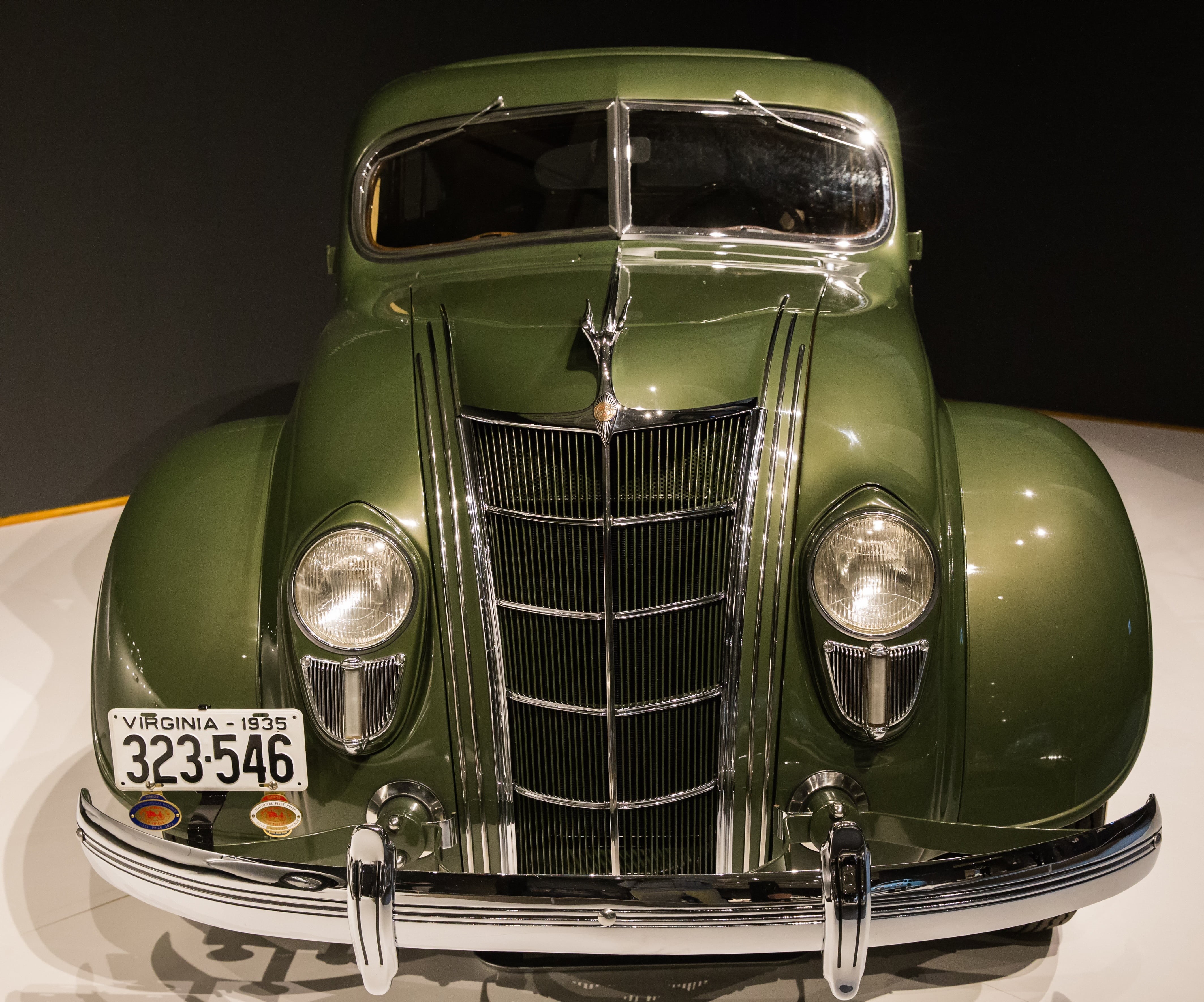 airflow, classic, photography, music, metal, single object, art deco, front view, nostalgia, green color, lighting equipment, the past, electric lamp, antique, HD Wallpaper