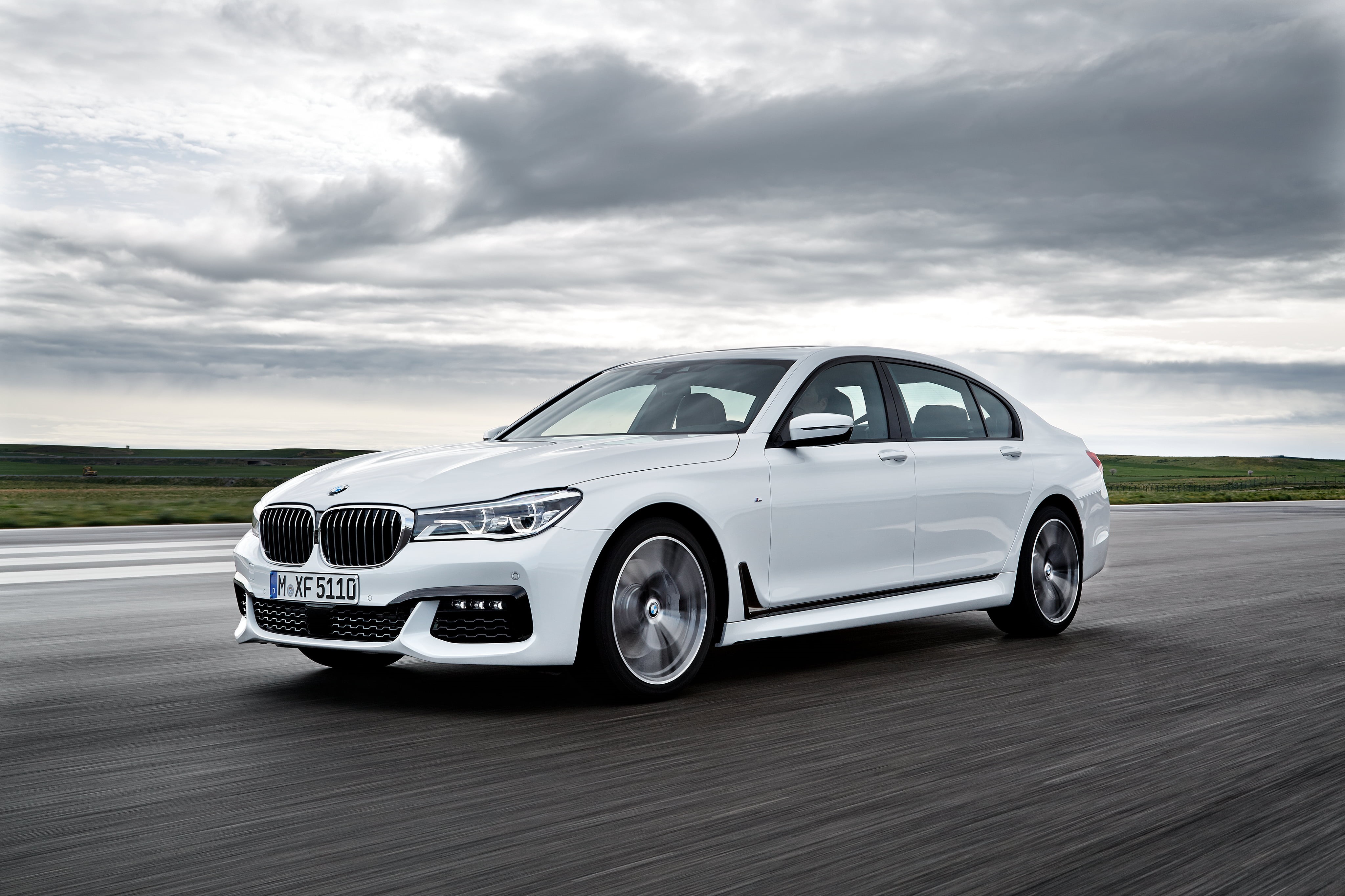 sky, speed, no People, white, chrome, shiny, wheel, mode of Transport, driving, transportation, day, mode of transportation, 4K, wealth, series, bmw, luxury, HD Wallpaper
