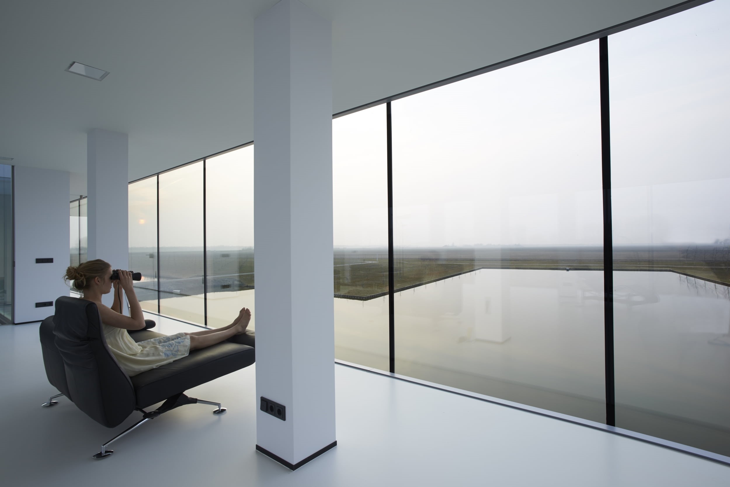 Paul de Ruiter, couch, Villa Kogelhof, water, transparent, building, side view, interior design, relaxation, sitting, full length, architecture, communication, HD Wallpaper