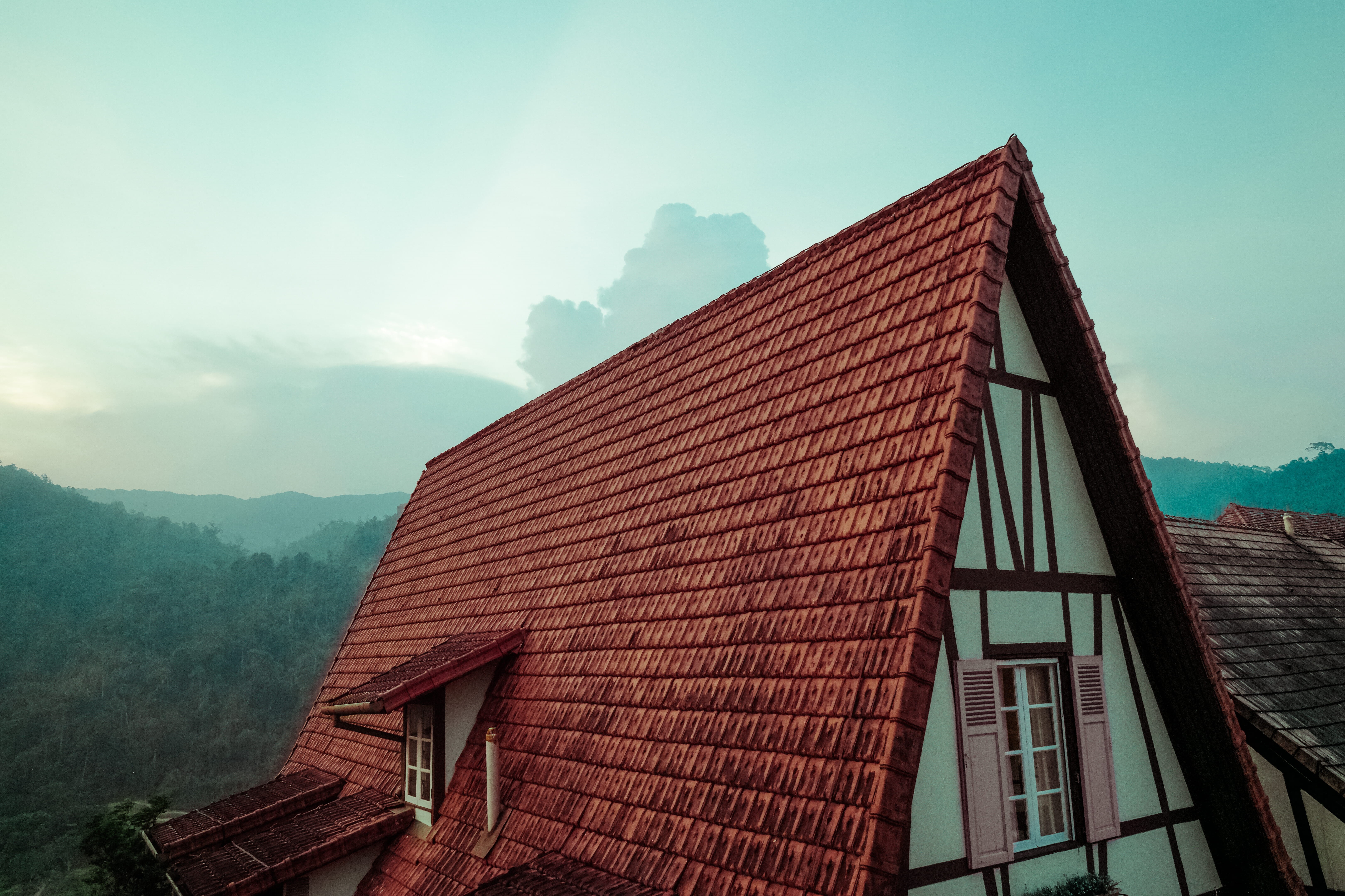 5K, architecture, outdoors, mountain, low angle view, beauty in nature, red, roof tile, nature, residential district, brick, no people, building, roof, HD Wallpaper