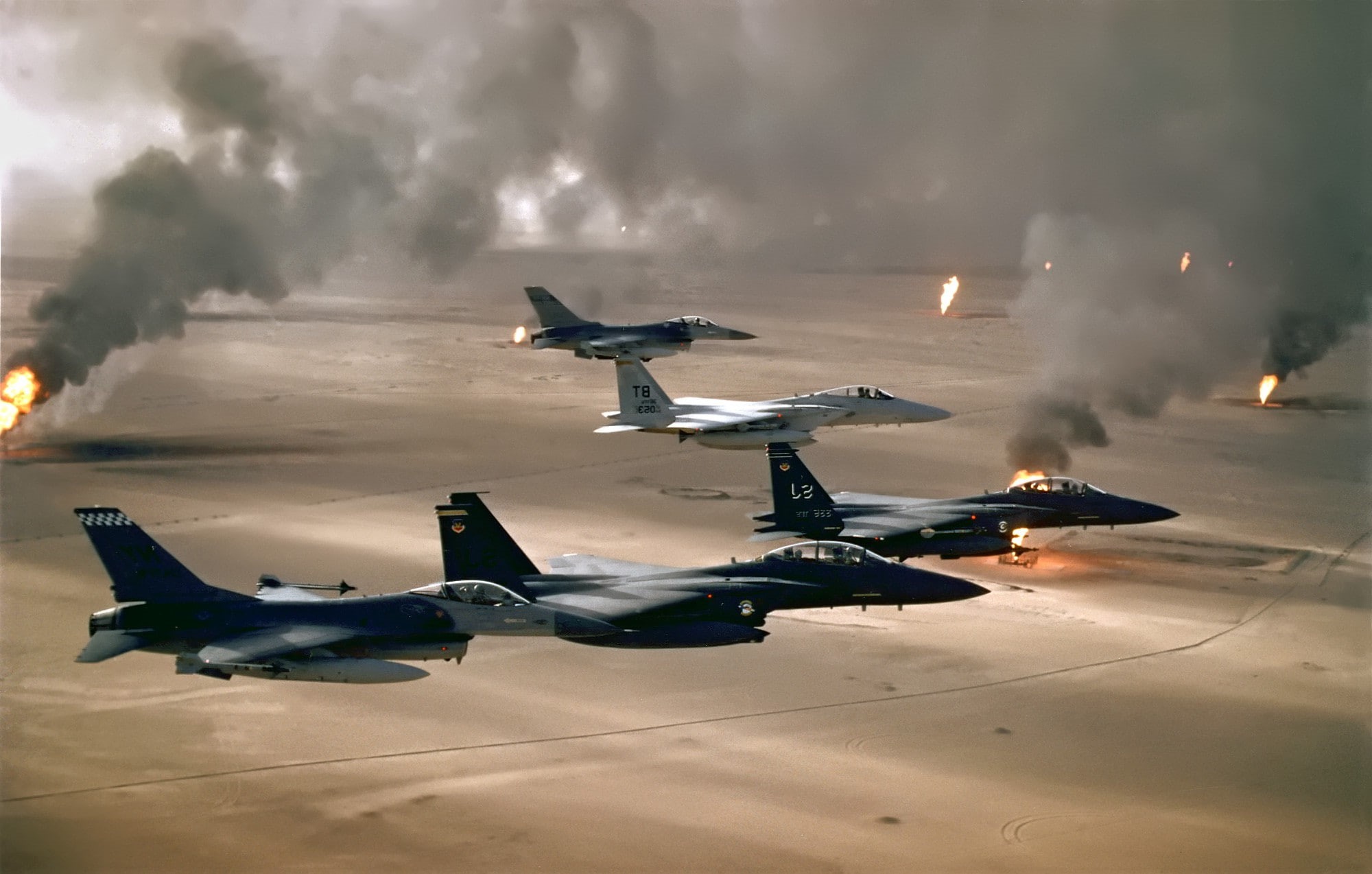 on the move, weapon, Desert Storm, day, McDonnell Douglas F 15E Strike Eagle, plane, sky, aerospace industry, US Air Force, airplane, Desert, mode of transportation, HD Wallpaper