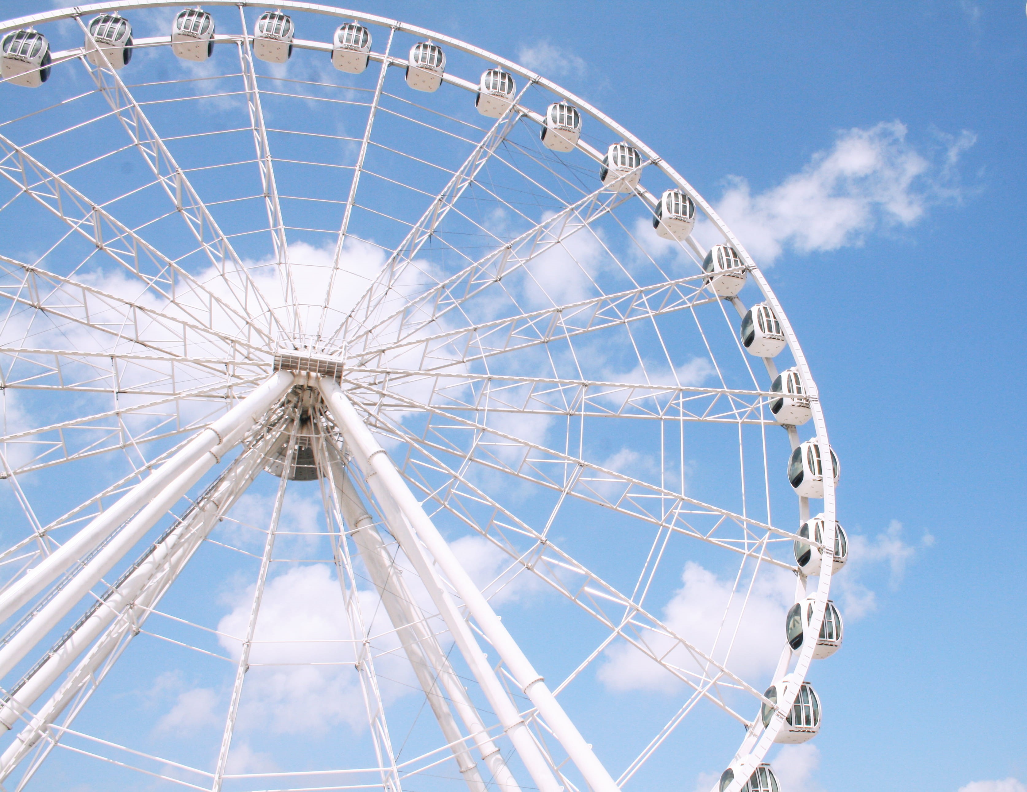ecuador, cloud - sky, nature, guayaquil, carnival - celebration event, blue, architecture, 2K, circle, arts culture and entertainment, leisure activity, HD Wallpaper